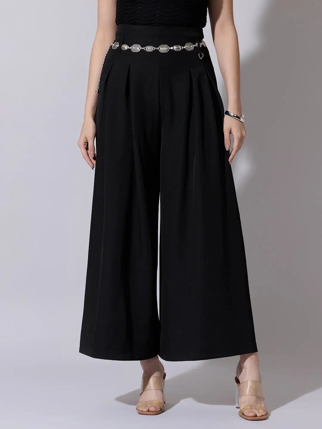 Women's Pleated Black Wide Leg Trousers with Belt - Uncategorized from SHOWOFFFF