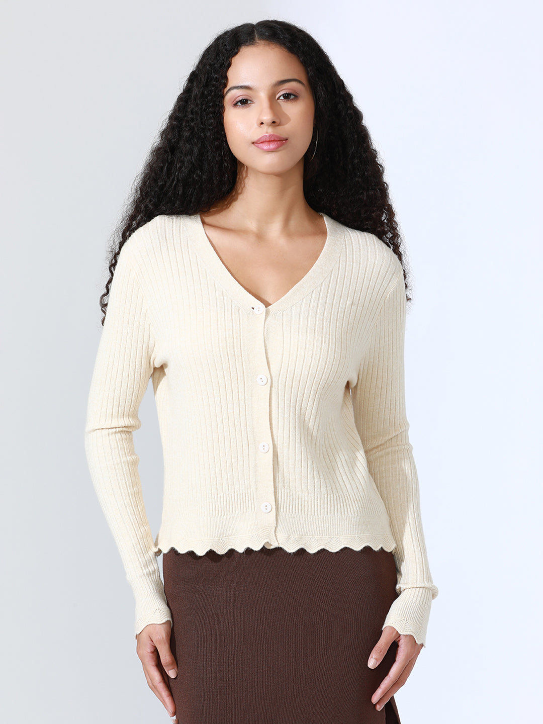 Women's Beige Ribbed V-Neck Top with Scalloped Hem
