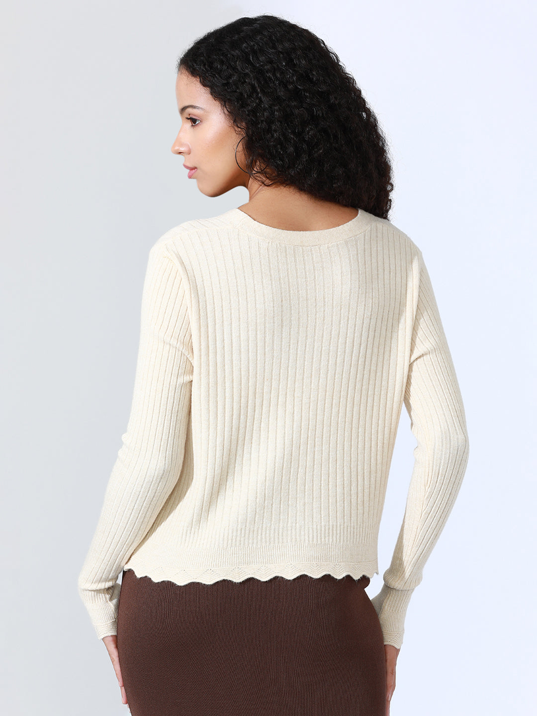 Women's Beige Ribbed V-Neck Top with Scalloped Hem