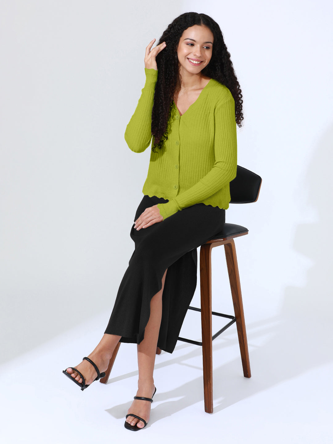 Women's Green Ribbed V-Neck Top with Scalloped Hem