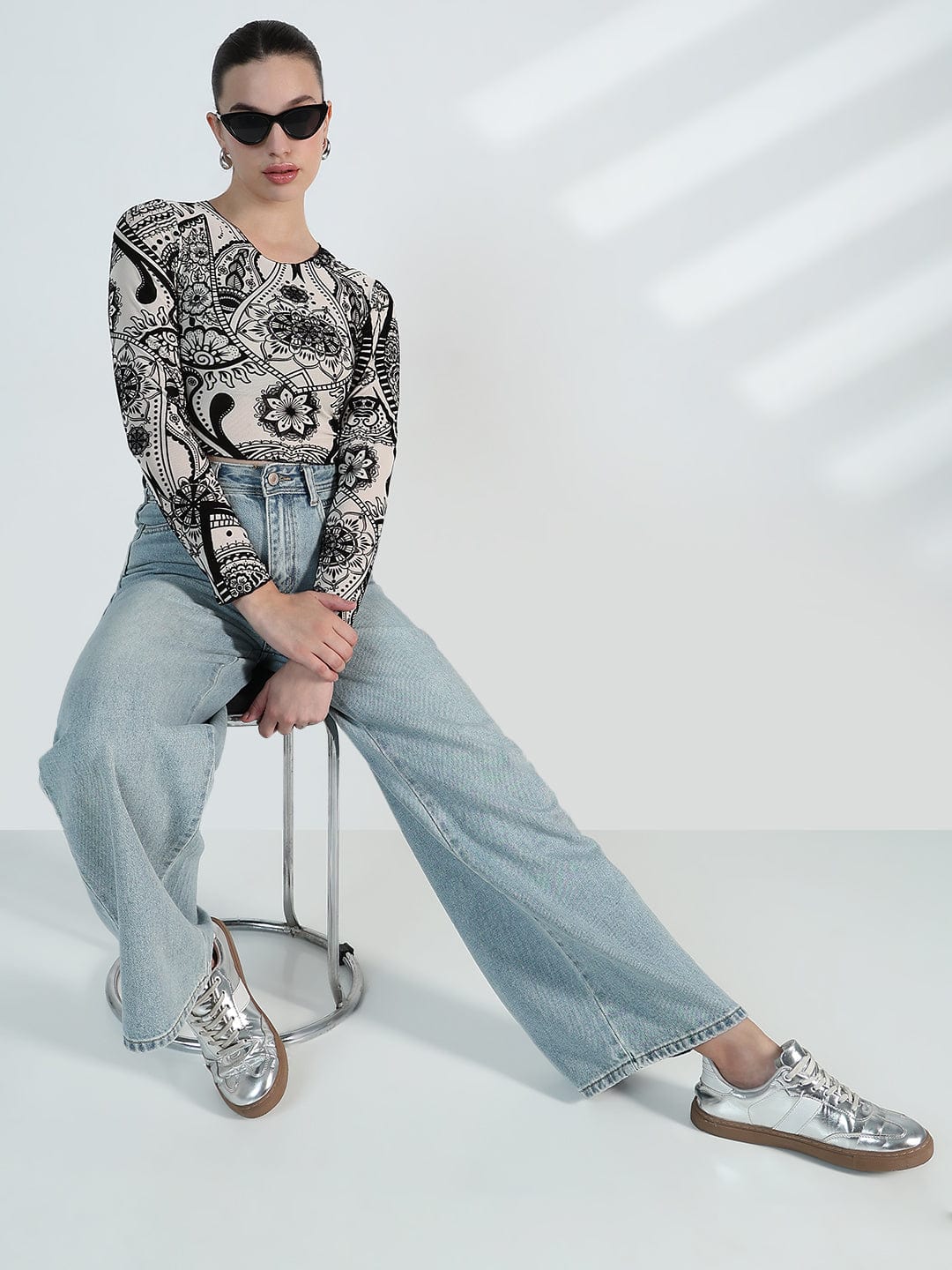 Women's Printed Round Neck White Mesh Crop Top