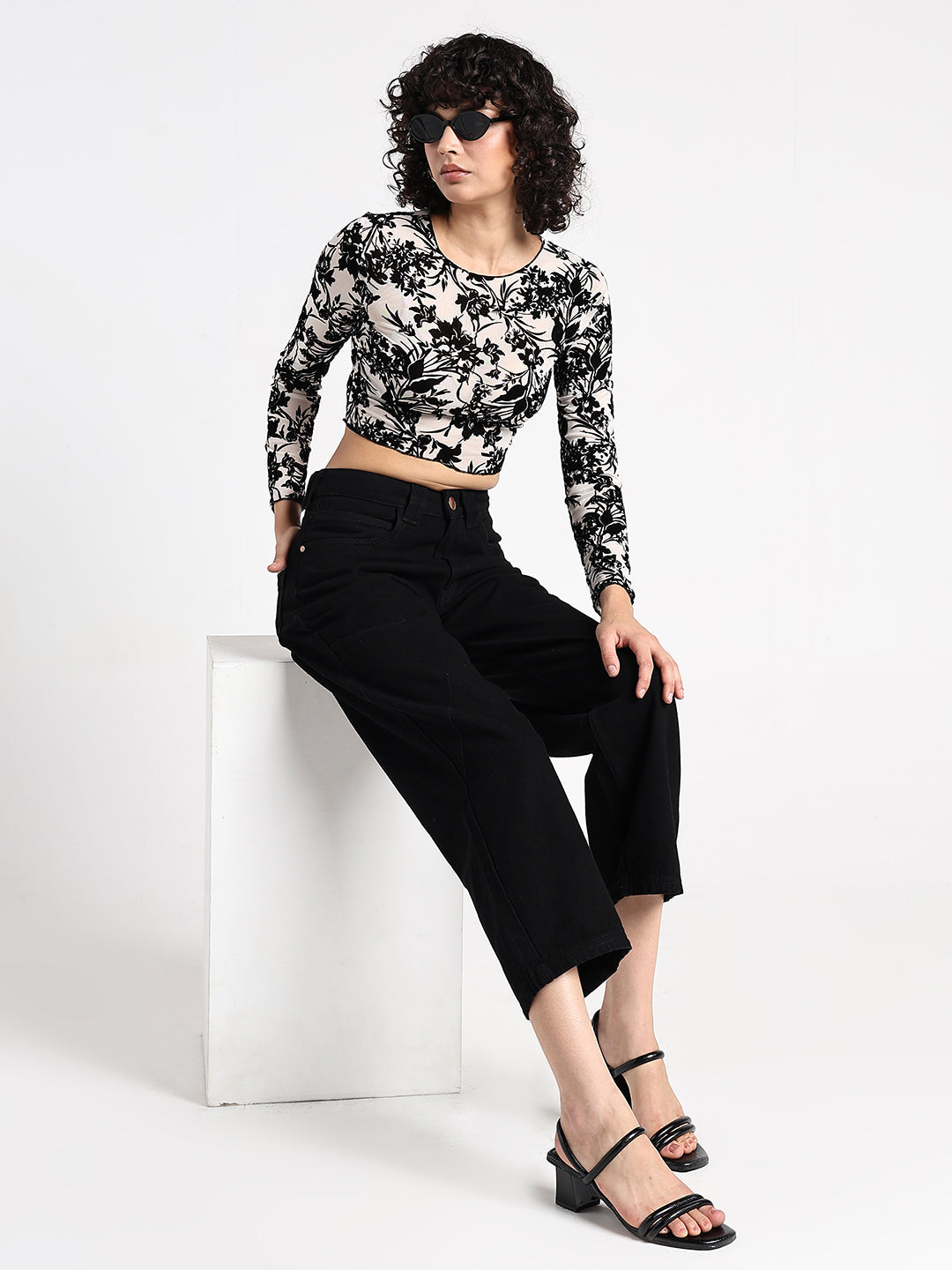 Women's Floral White Fitted Crop Top