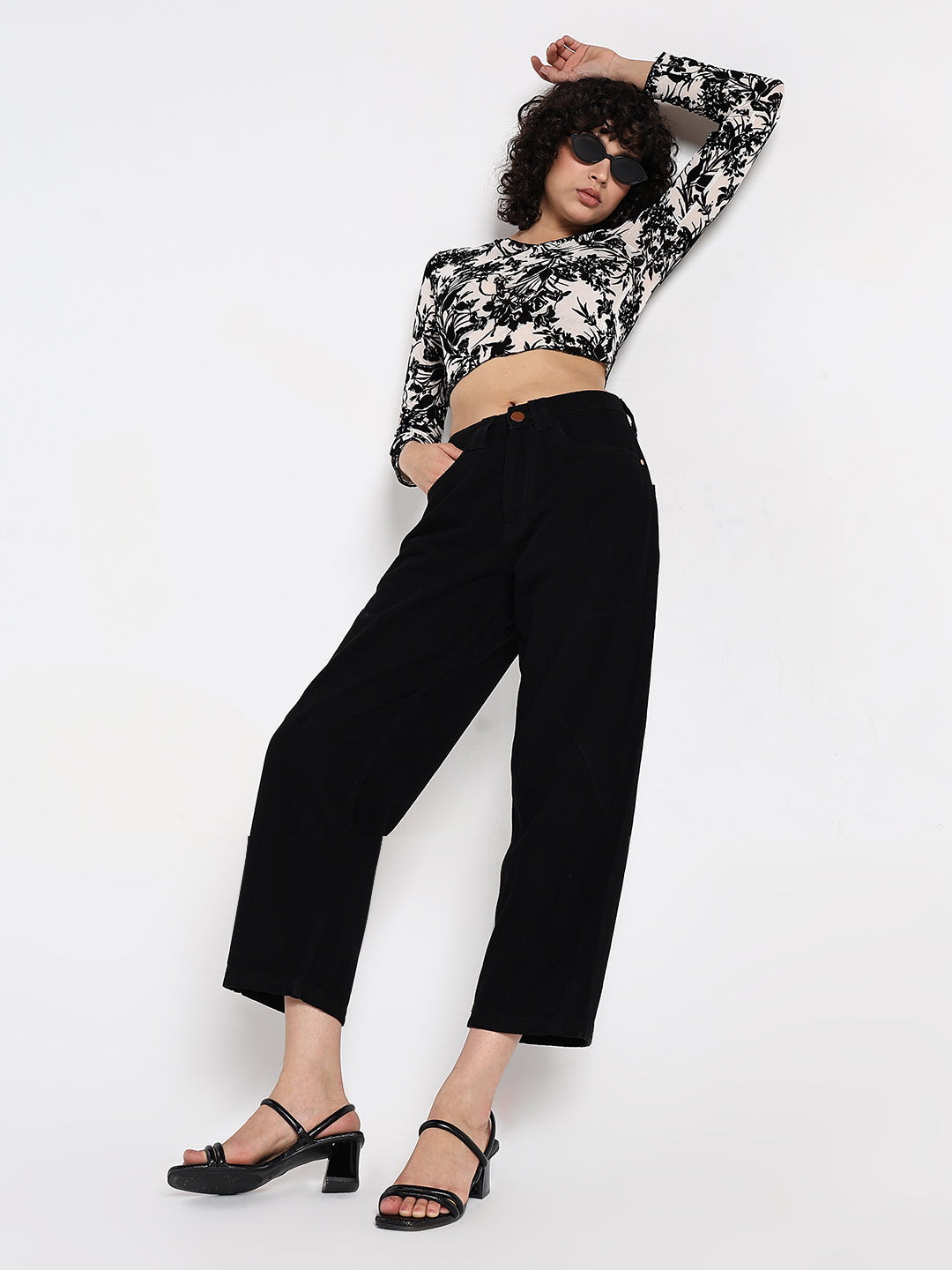 Women's Floral White Fitted Crop Top