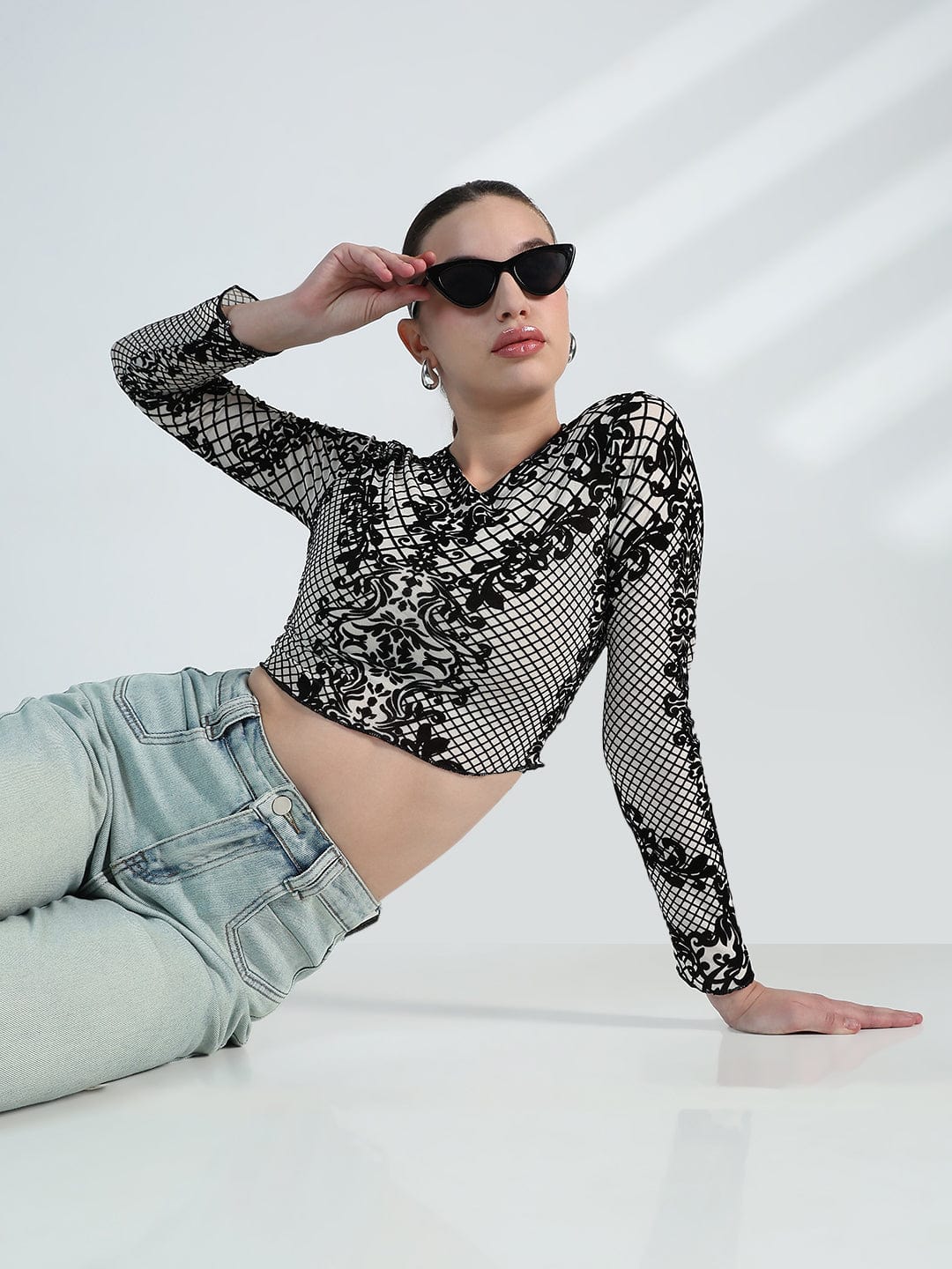 Women's Printed White Geometric Mesh Crop Top