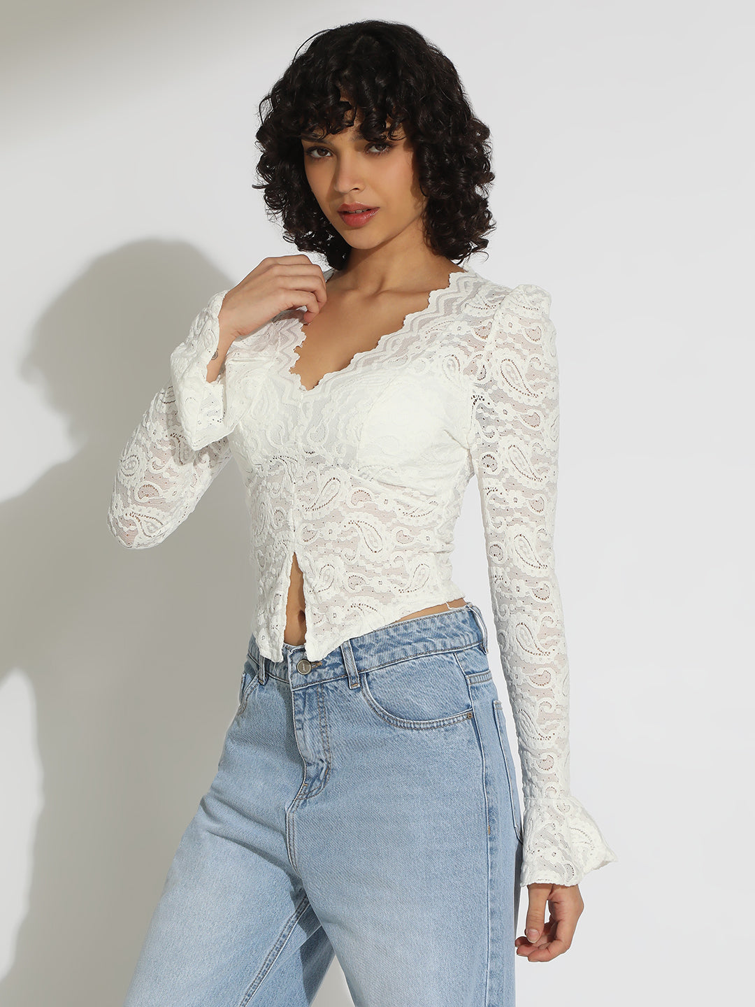 Women's Floral White Scallop V-Neck Sheer Lace Fitted Top