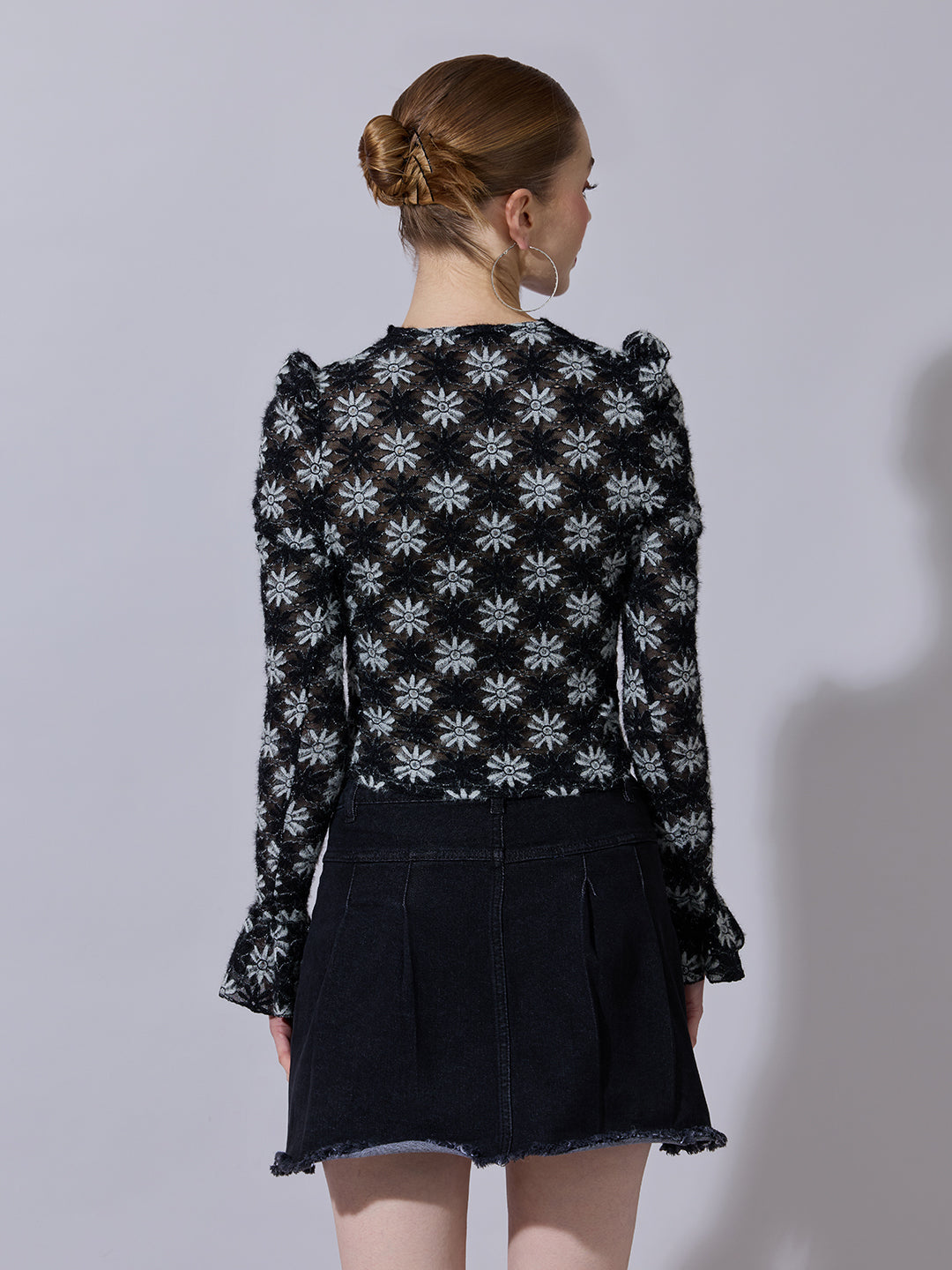 Women's Floral Black Scallop V-Neck Sheer Lace Fitted Top