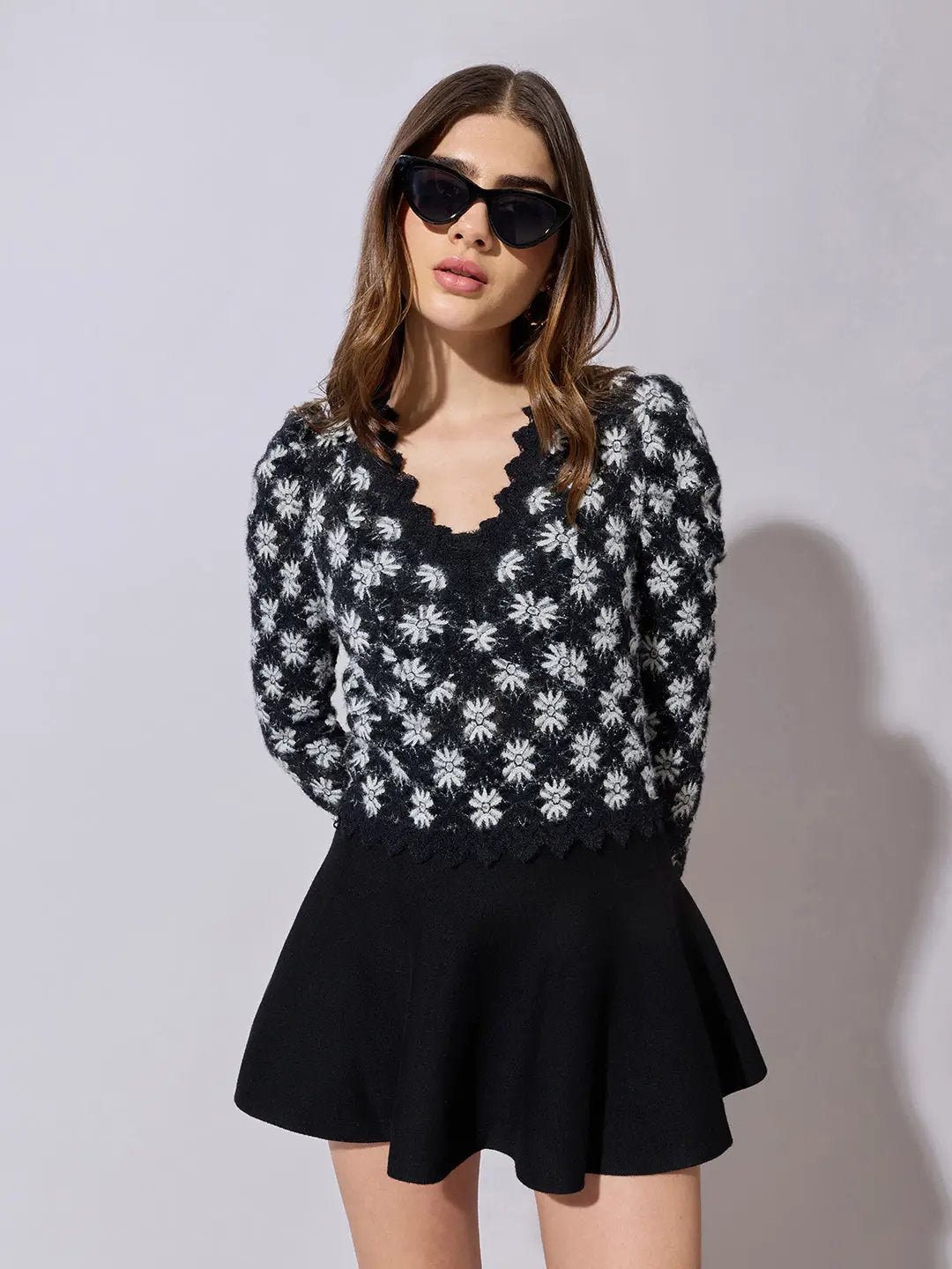 Women's Floral Black Scallop V-Neck Sheer Lace Fitted Top