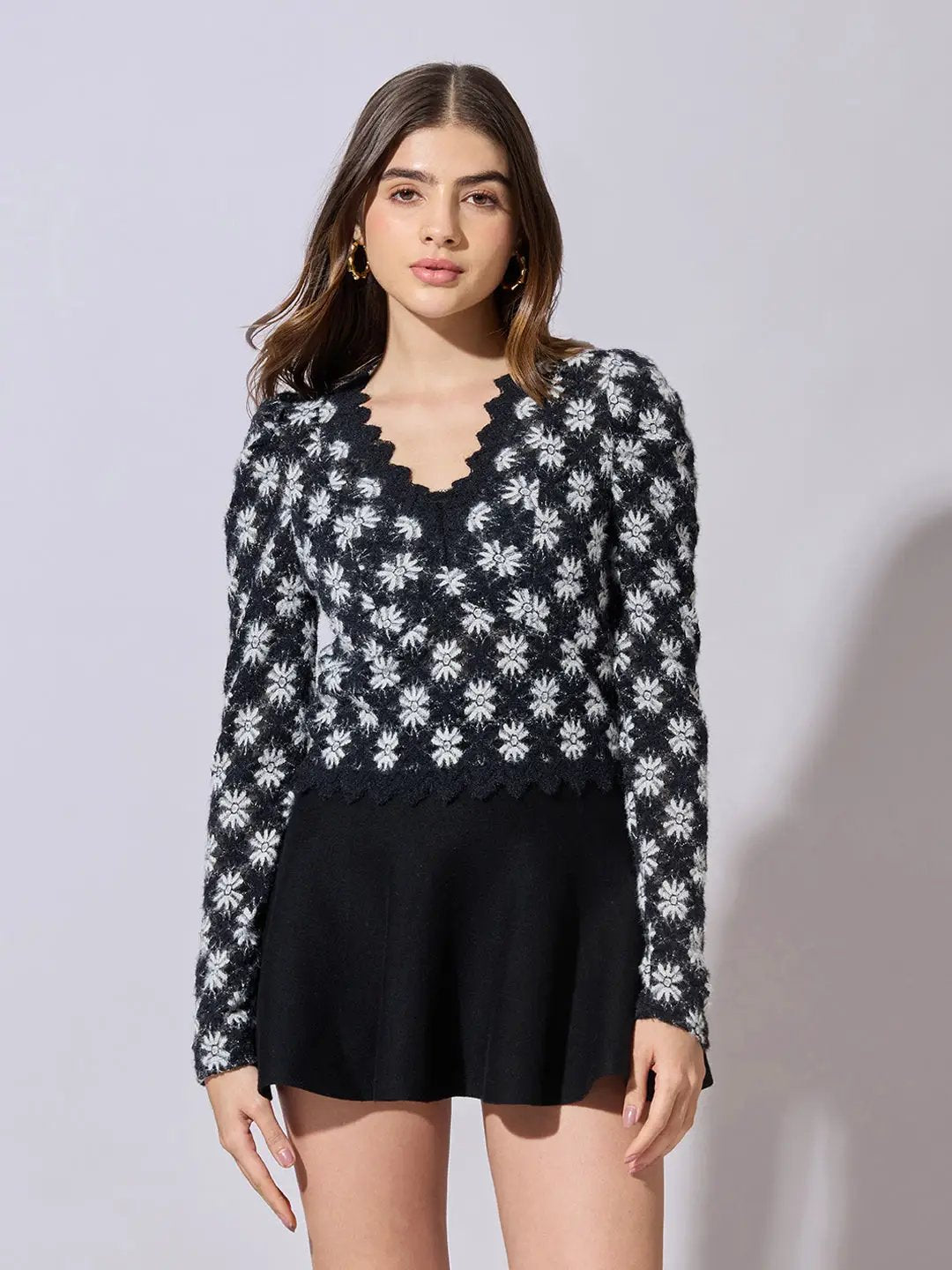 Women's Floral Black Scallop V-Neck Sheer Lace Fitted Top