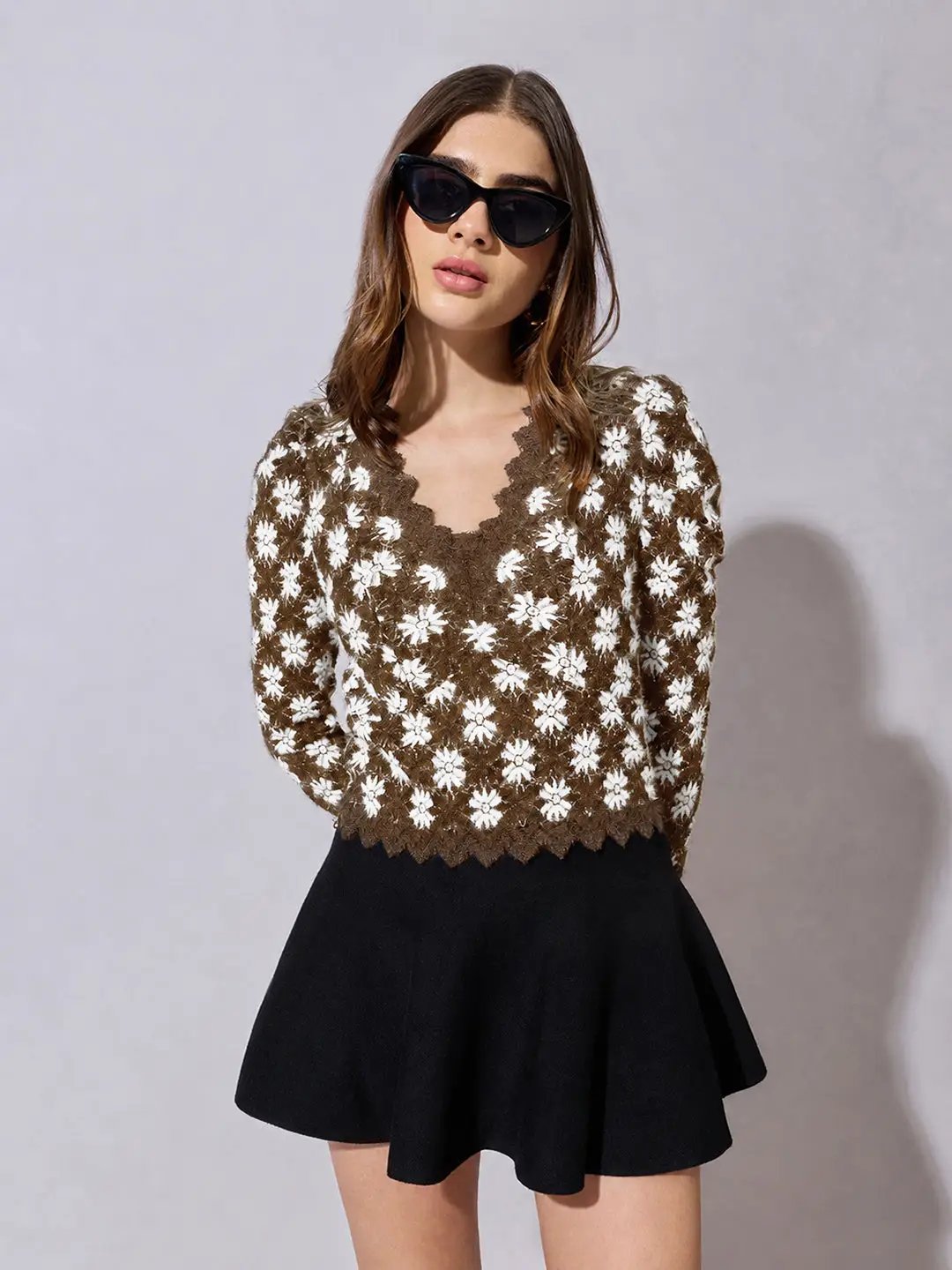 Women's Floral Brown Scallop V-Neck Sheer Lace Fitted Top