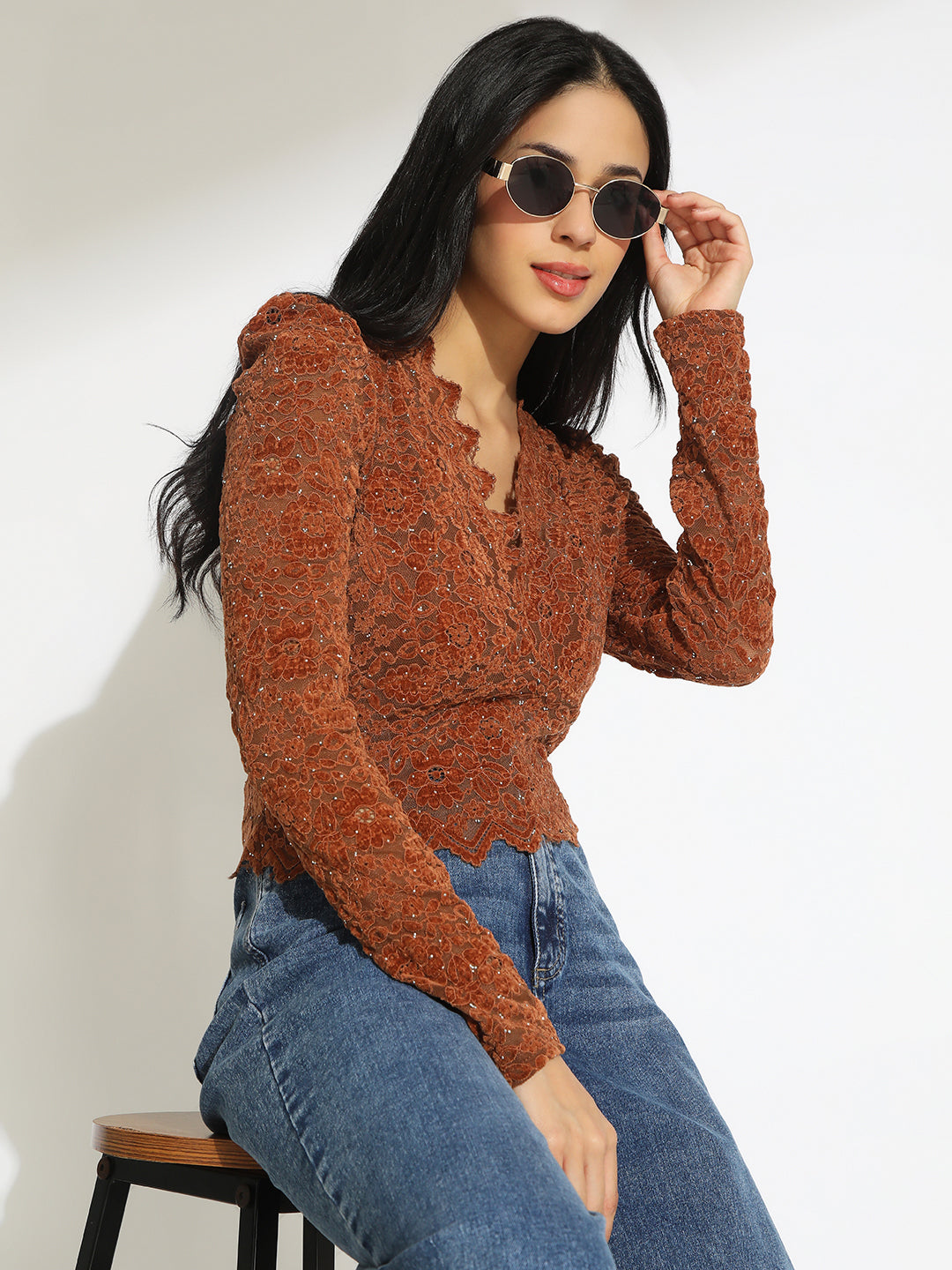 Women's Floral Brown Scallop V-Neck Sheer Embellished Fitted Top