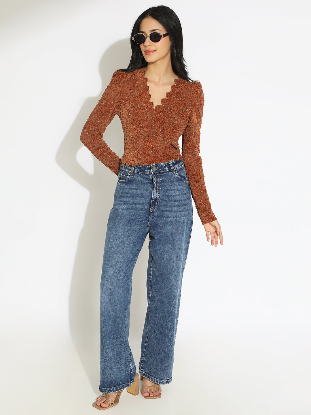 Women's Floral Brown Scallop V-Neck Sheer Embellished Fitted Top