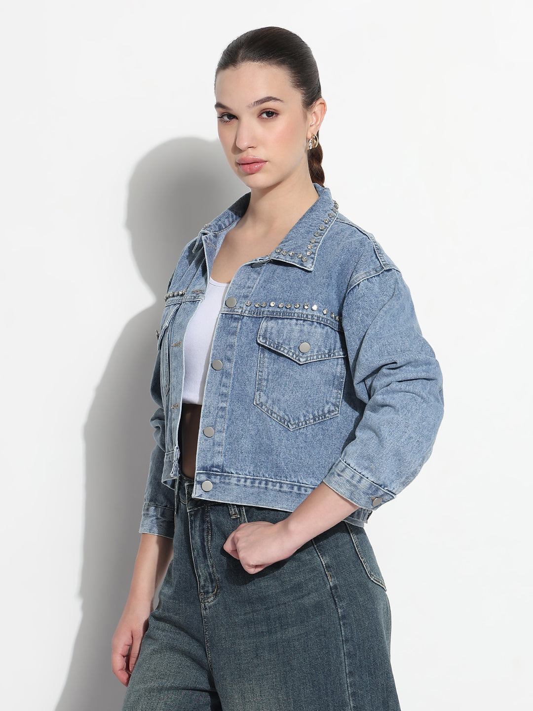 Women's Embellished Blue Spread Collar Relaxed Fit Denim Jacket
