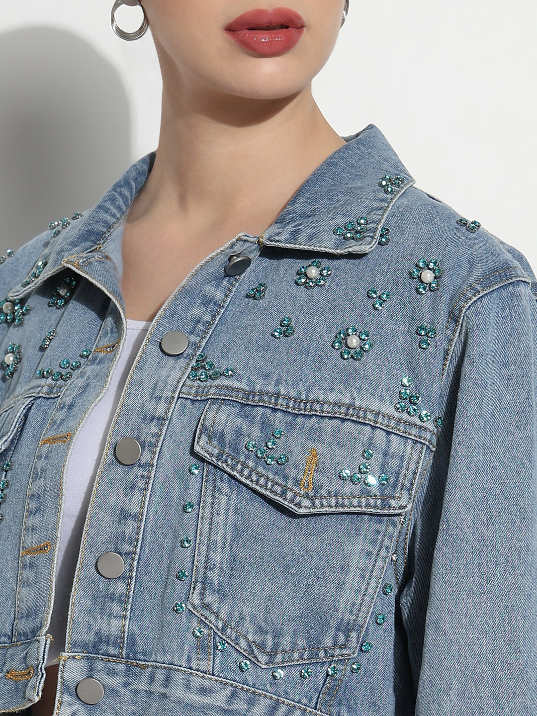 Women's Embellished Blue Spread Collar Relaxed Fit Crop Denim Jacket