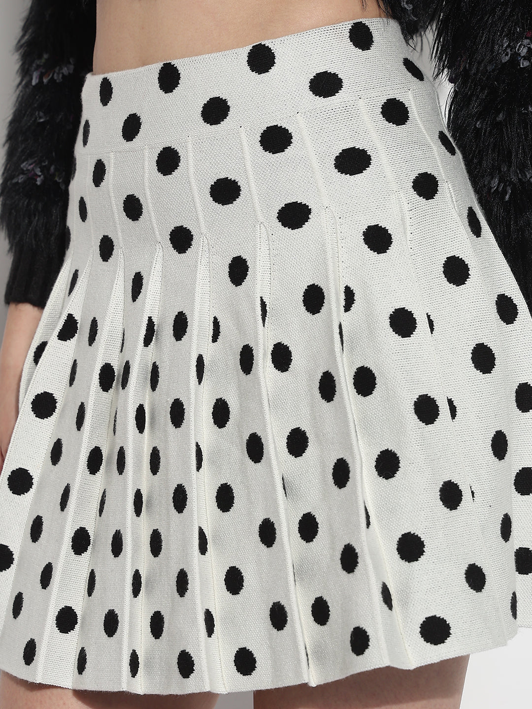 Women's Polka Dots White Knitted Flared Mini Skirt
