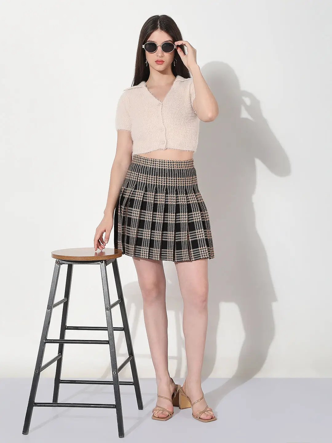 Women's Geometric Black Pleated Flared Mini Skirt - from SHOWOFFFF