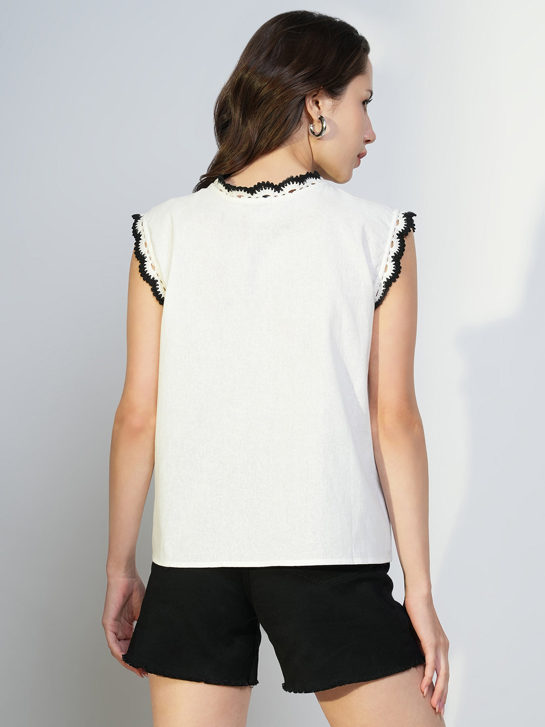 Women's Off White Round Neck Sleeveless Lace-Up Top