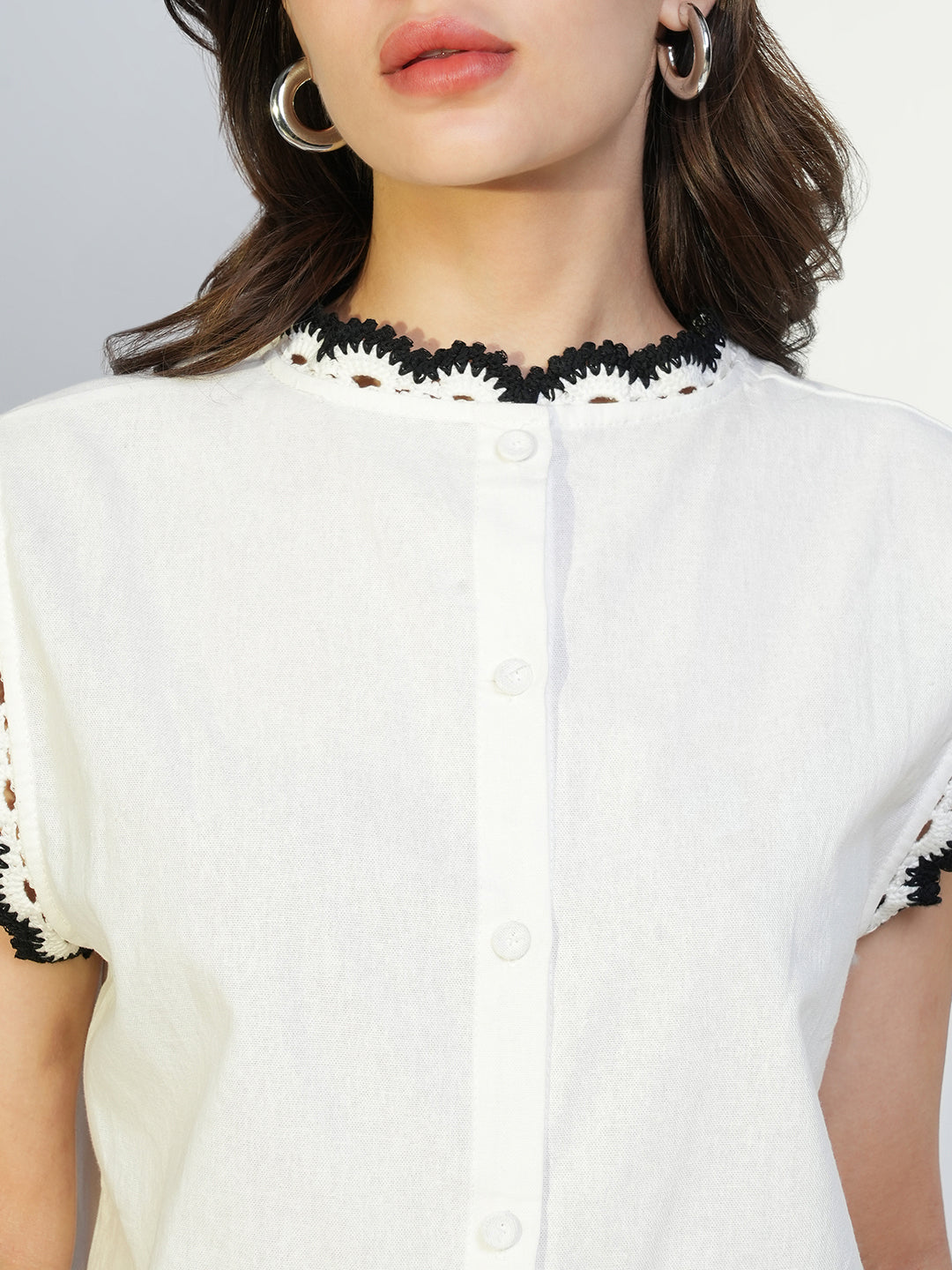 Women's Off White Round Neck Sleeveless Lace-Up Top