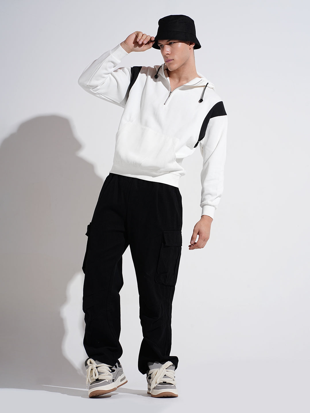 Men's Black Straight Fit Cargo Trousers