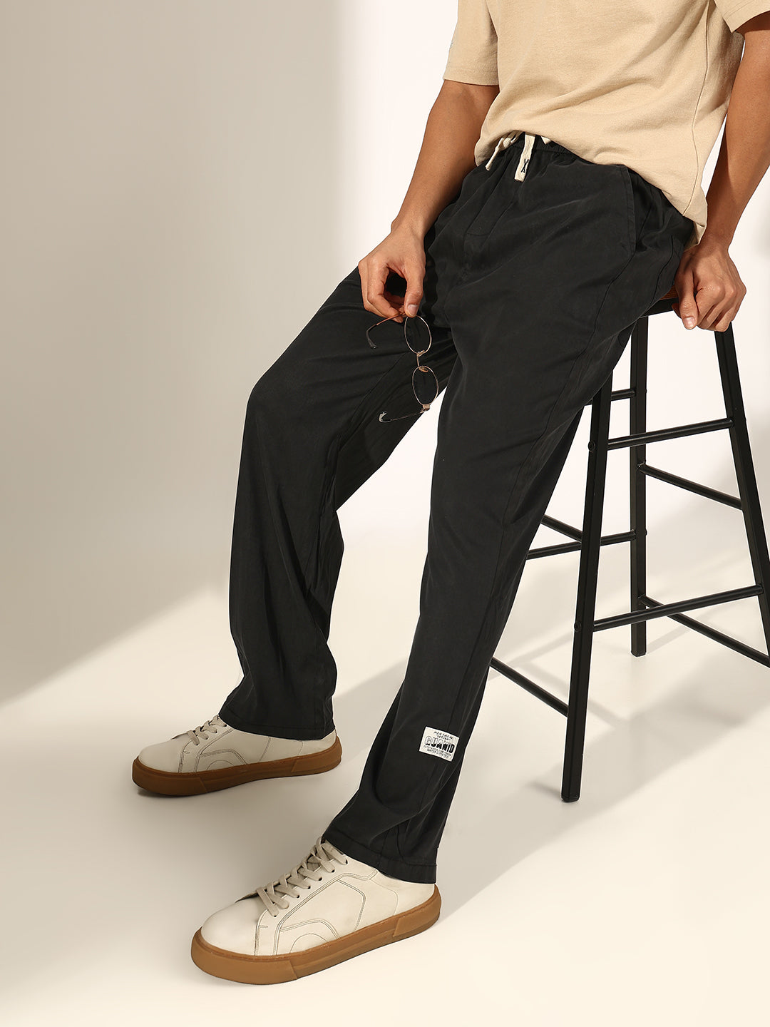 Men's Black Relaxed Fit Casual Trouser