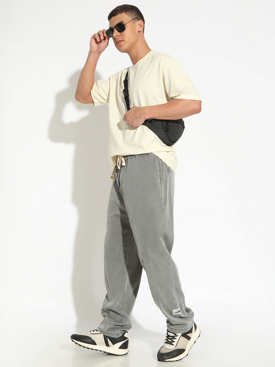 Men's Grey Regular Fit Low Rise Trousers