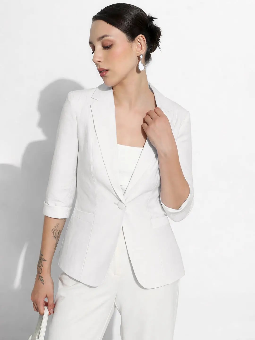 Women's White Tailored Fit Blazer - Uncategorized from SHOWOFFFF