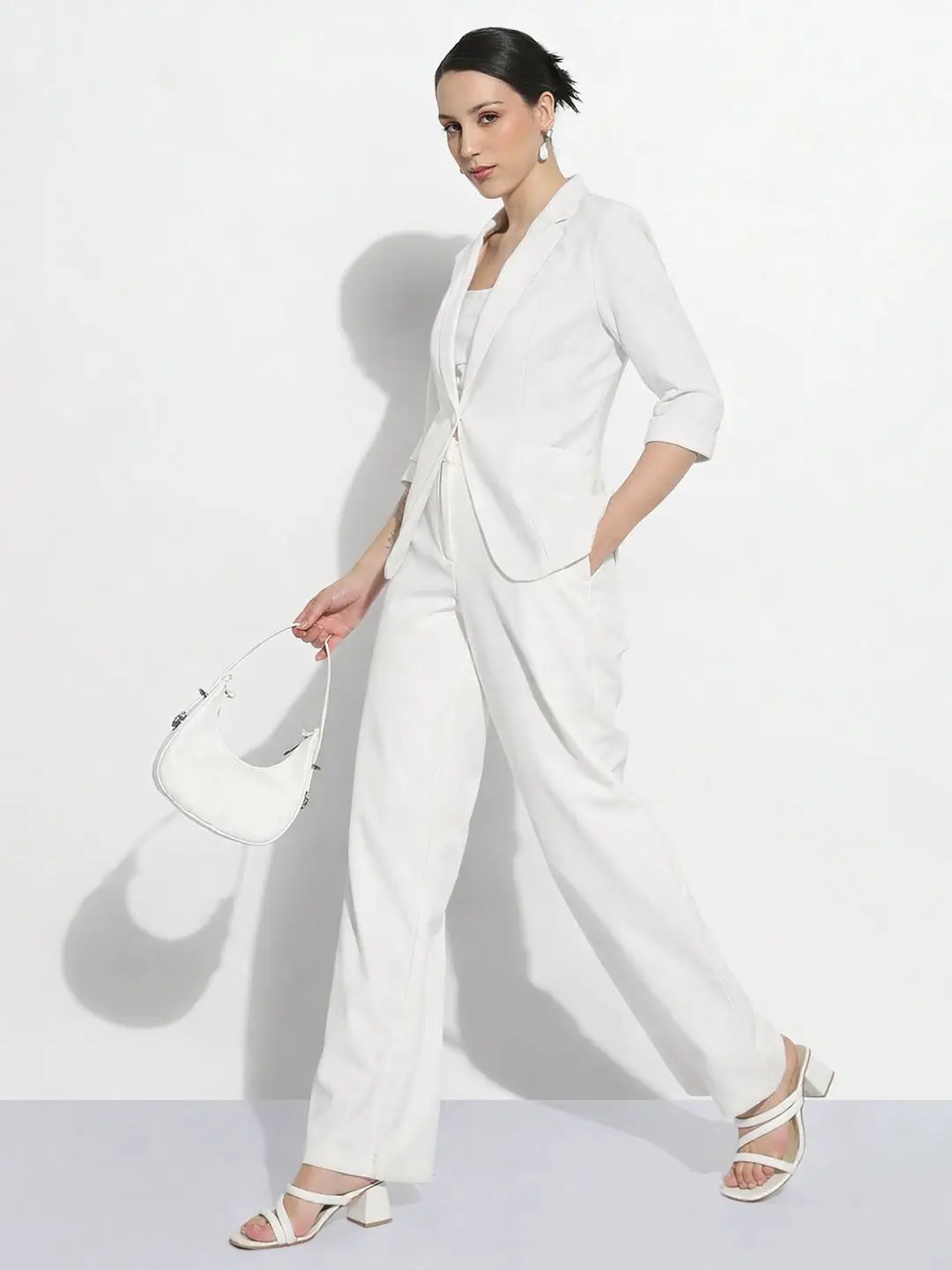 Women's White Tailored Fit Blazer - Uncategorized from SHOWOFFFF