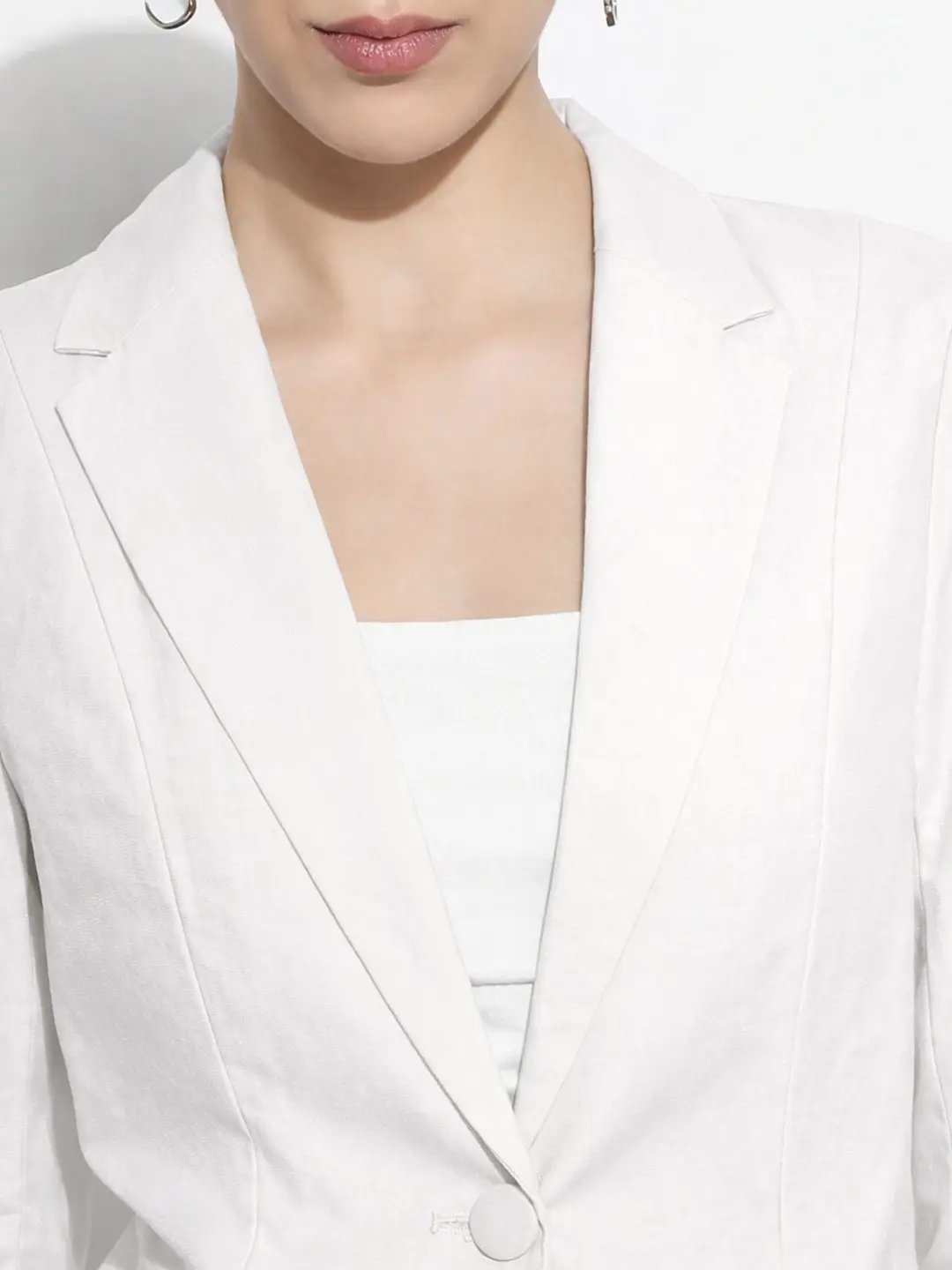Women's White Tailored Fit Blazer - Uncategorized from SHOWOFFFF