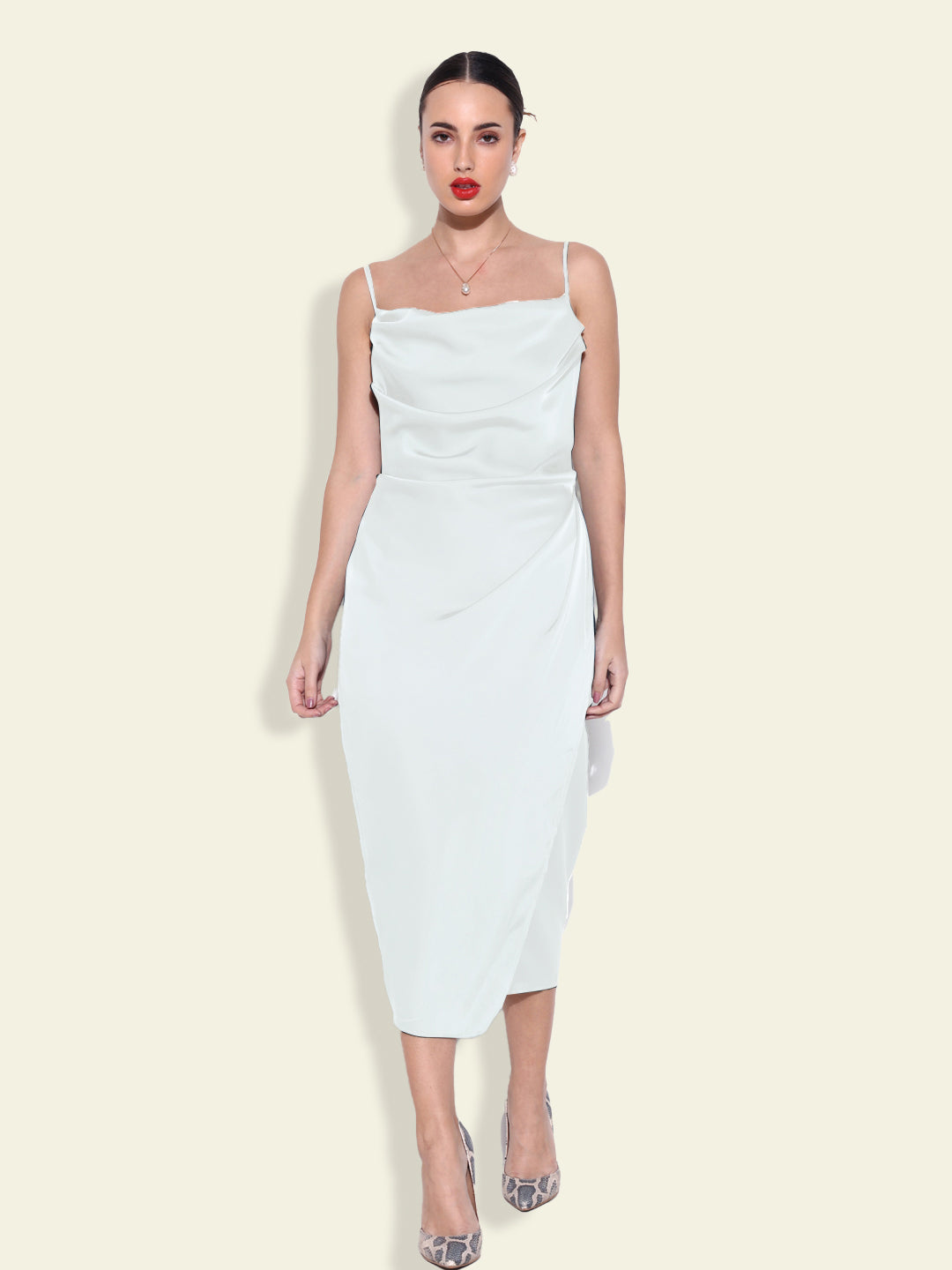 Women White Solid Sheath Dress