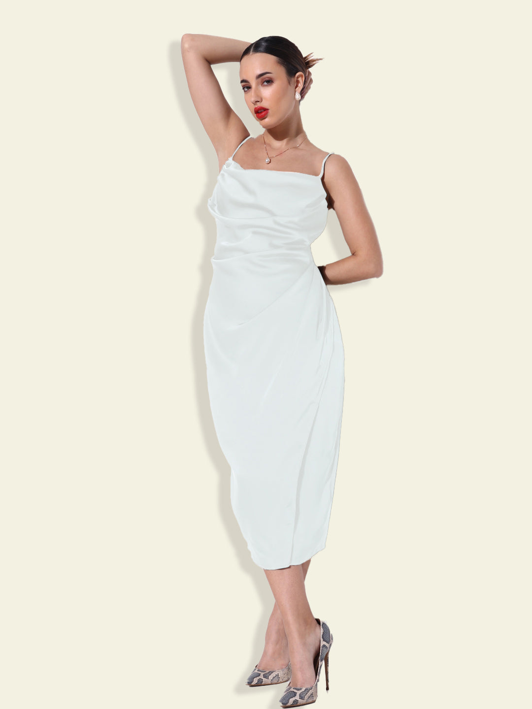 Women White Solid Sheath Dress