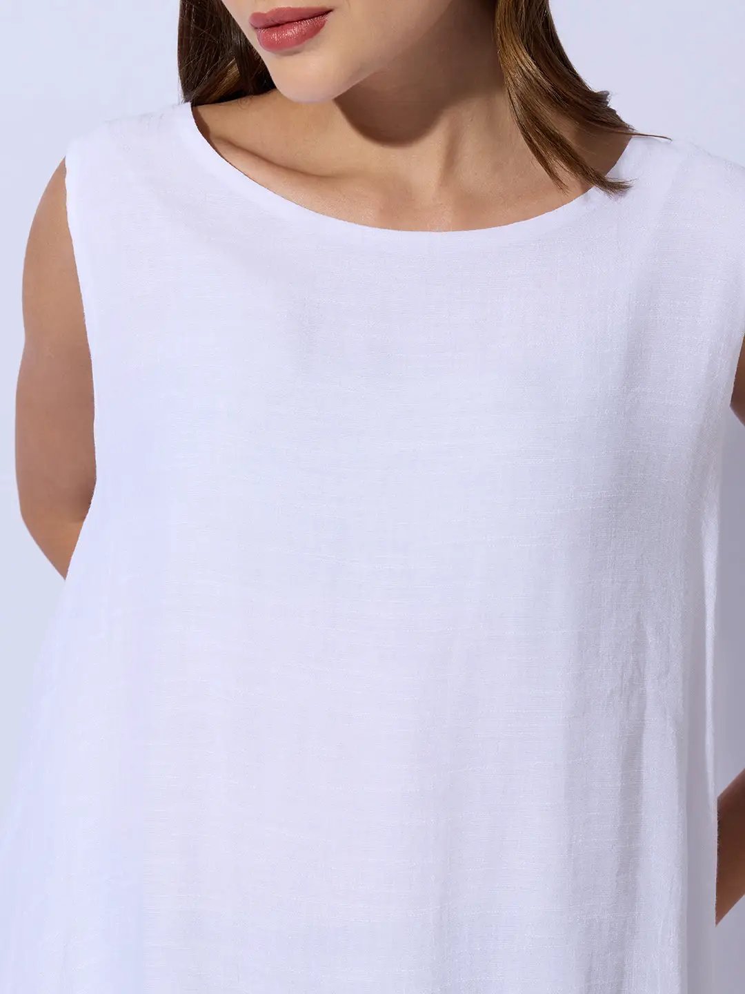 Women's Solid Round Neck White Longline Top