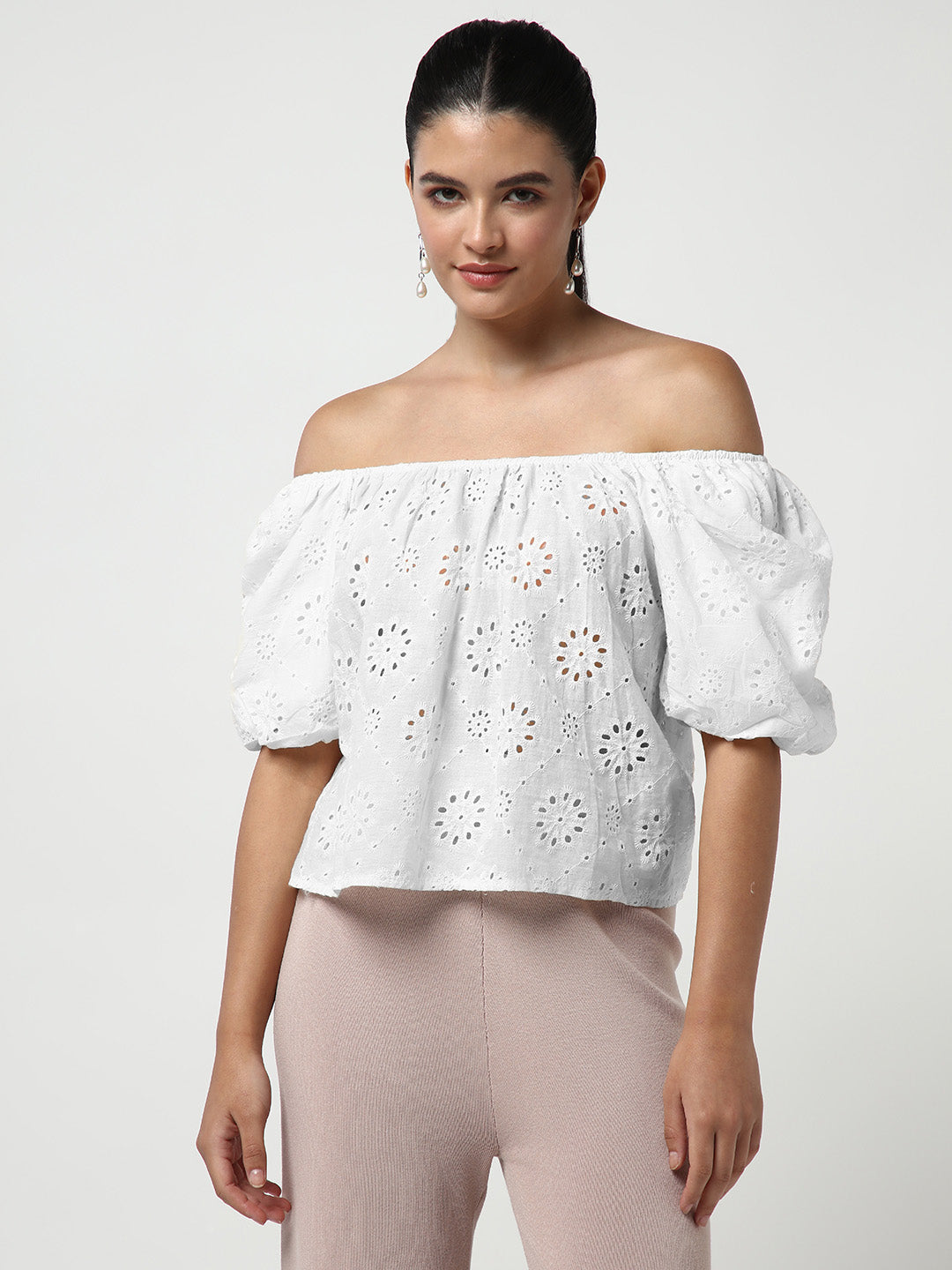 Women White Solid Schiffli Crop Top