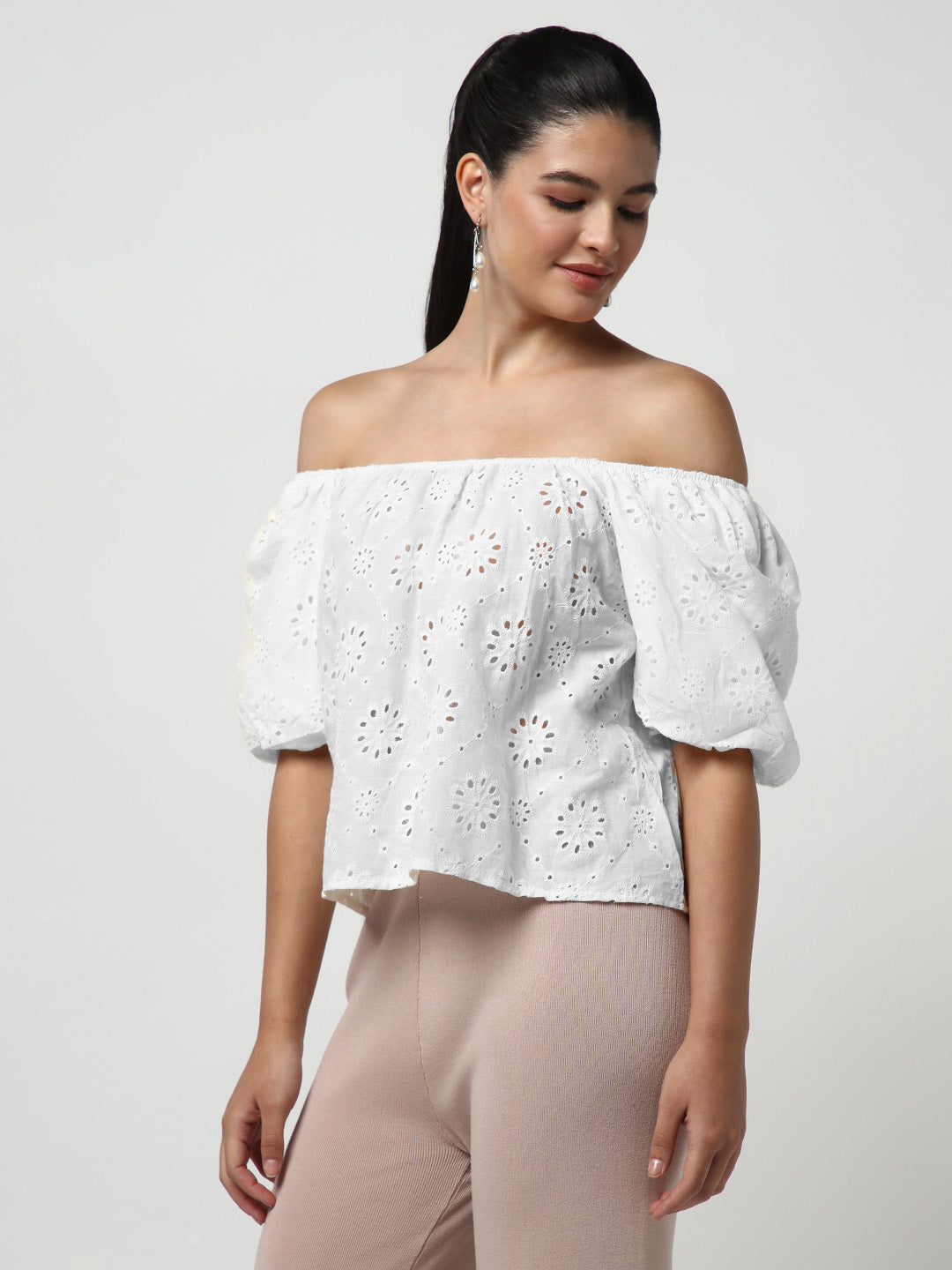 Women White Solid Schiffli Crop Top