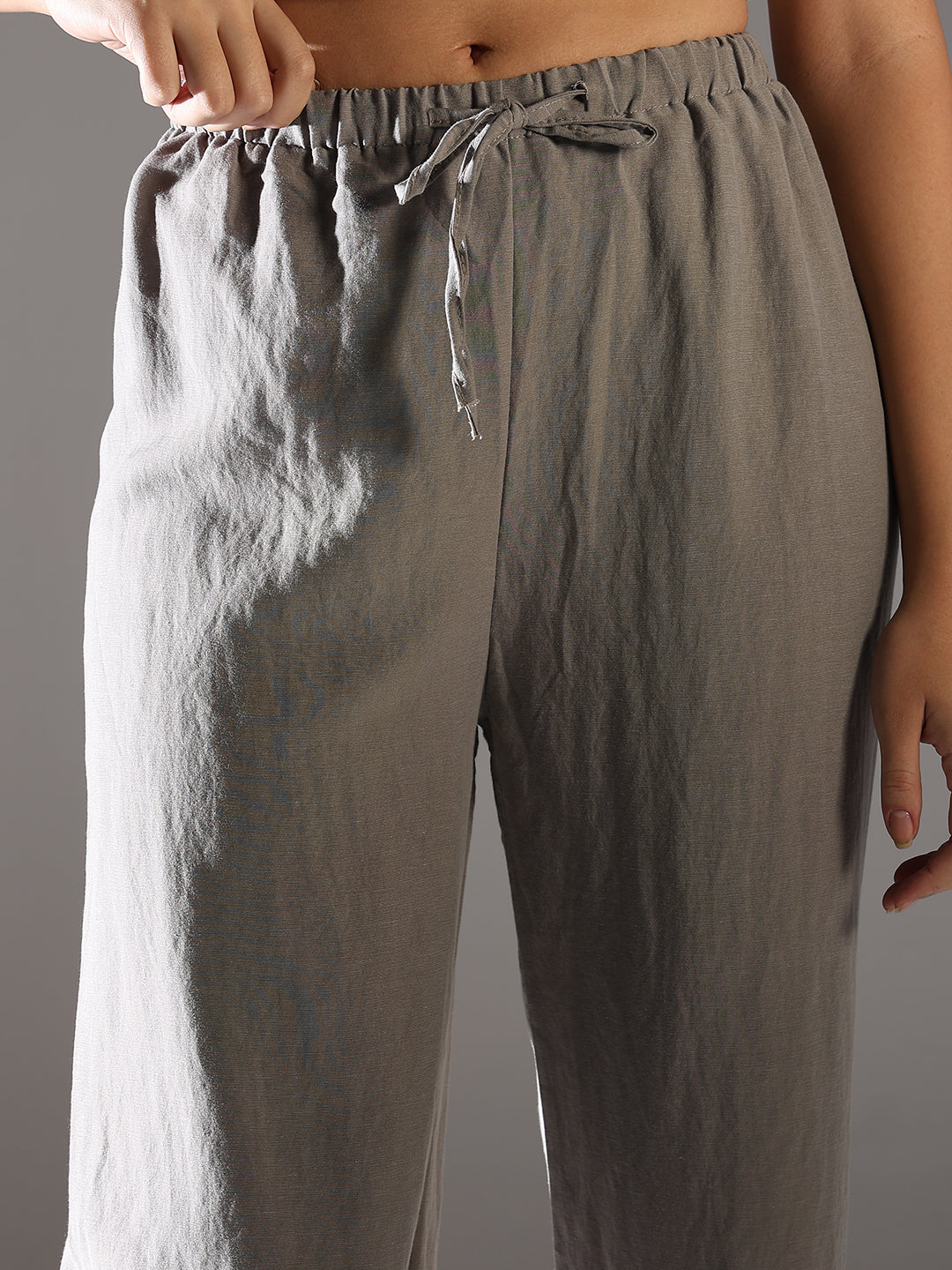 Women Grey Solid Parallel Trousers