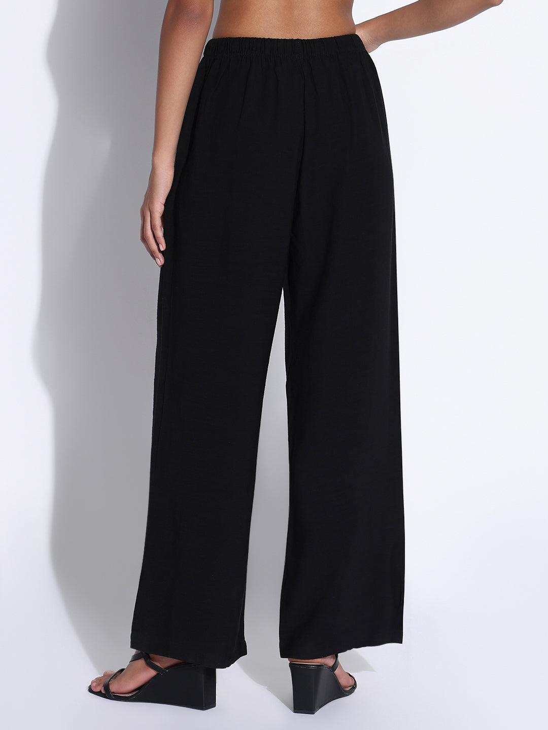 Women's Black Solid Loose Fit Parallel Trousers