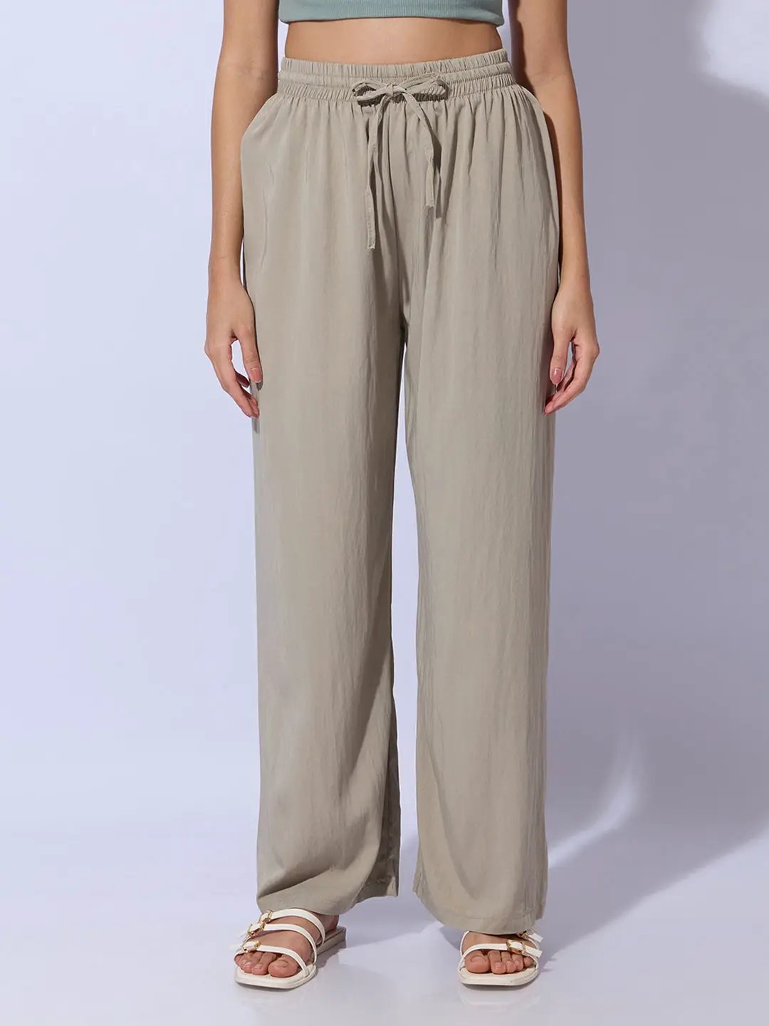 Women's Green Solid Straight Fit Parallel Palazzos - Uncategorized from SHOWOFFFF