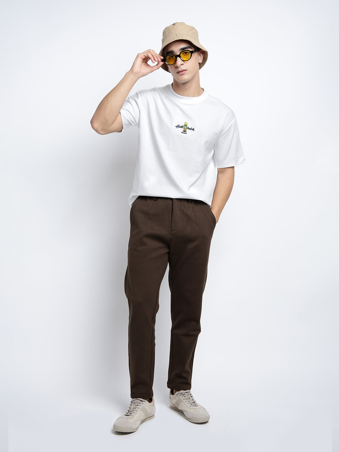 Men's Graphic Print White Short Sleeves Round Neck Relaxed Fit T-Shirt