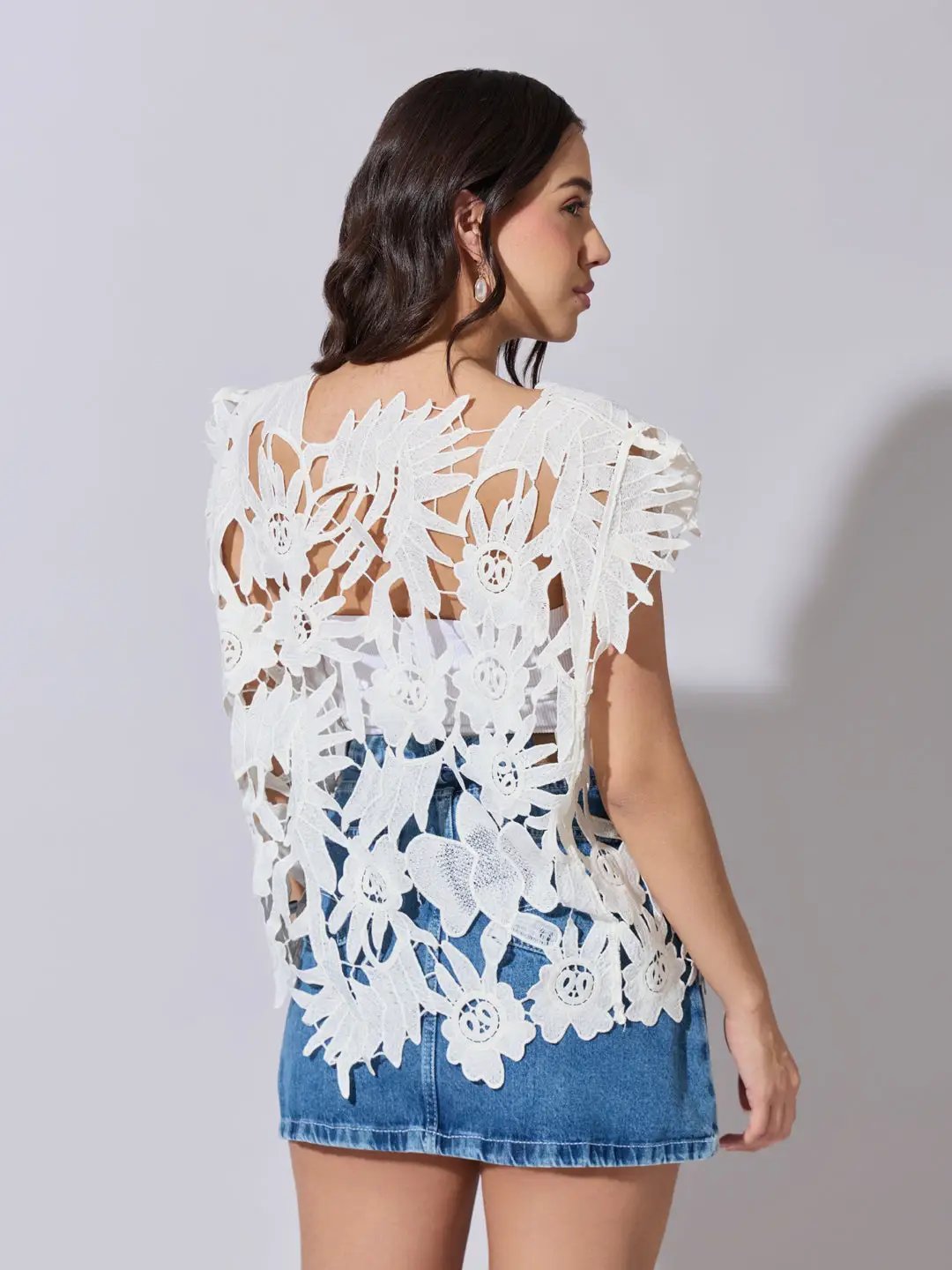 Women's White Crochet Cutwork Sleeveless Top - from SHOWOFFFF
