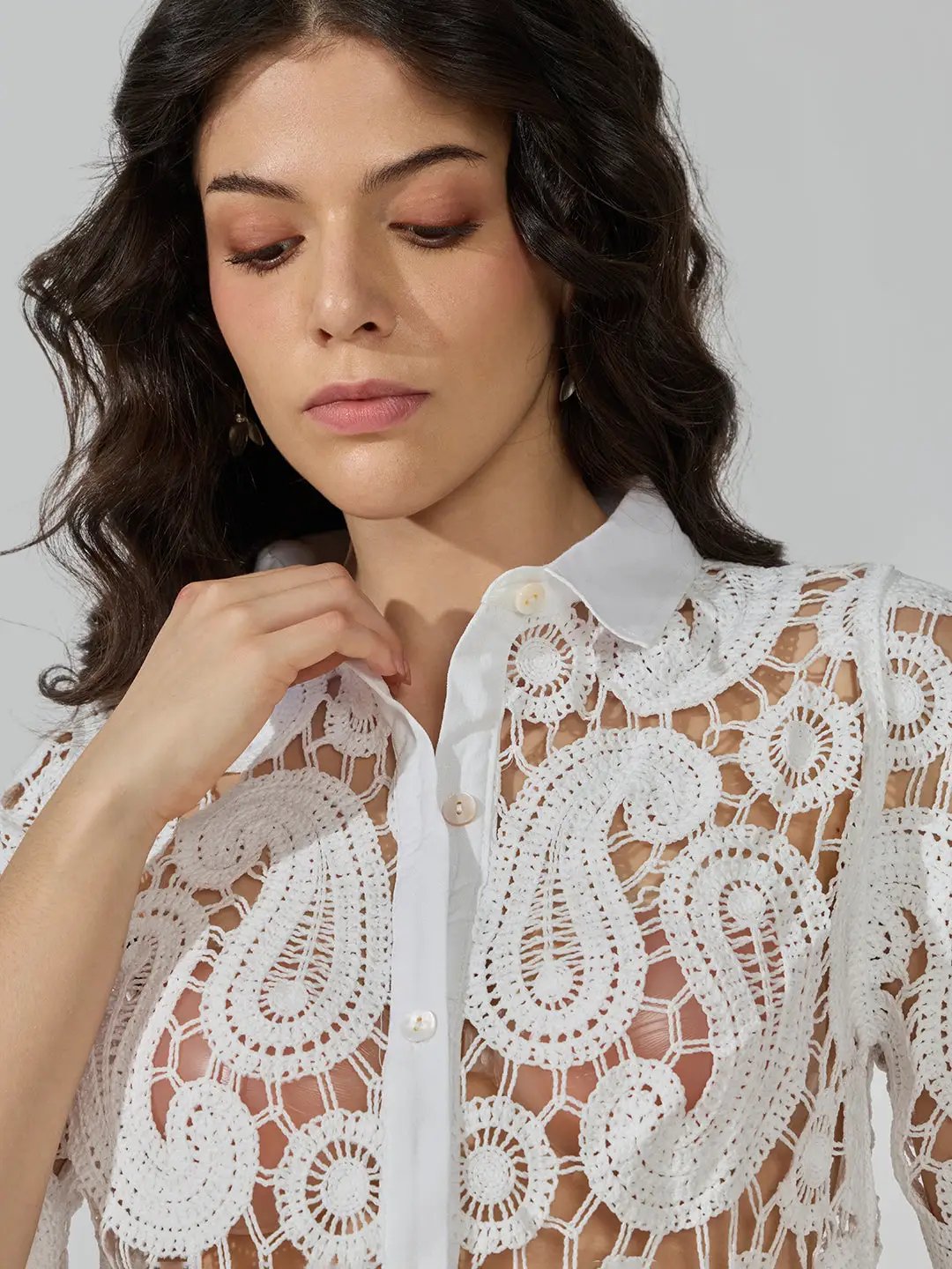 Women's Paisley Crochet White Short Sleeve Shirt