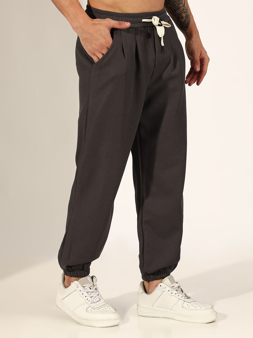 Men's Textured Grey Pleated Relaxed Fit Trousers
