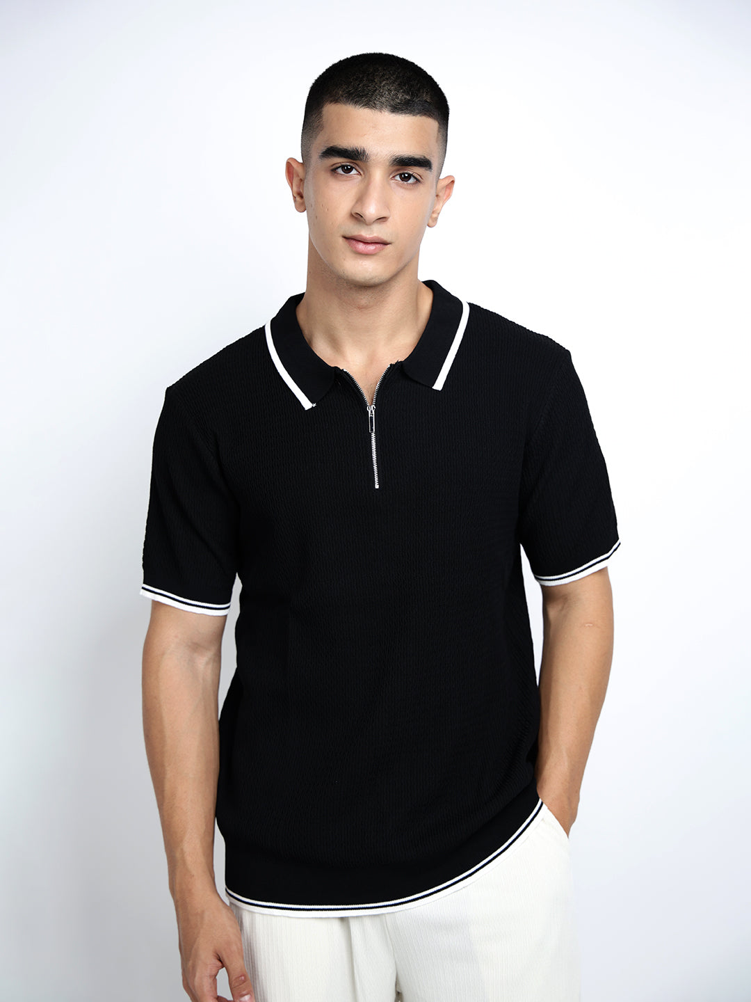 Men's Textured Black Short Sleeves Polo Collar Regular Fit T-Shirt with Zip Details