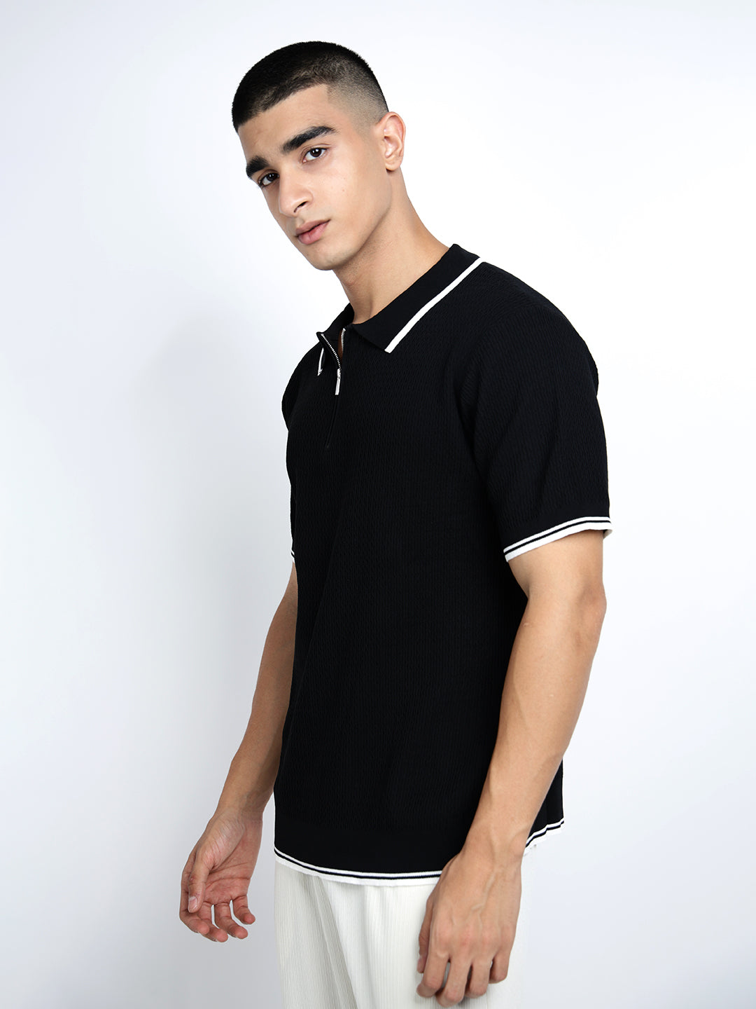 Men's Textured Black Short Sleeves Polo Collar Regular Fit T-Shirt with Zip Details