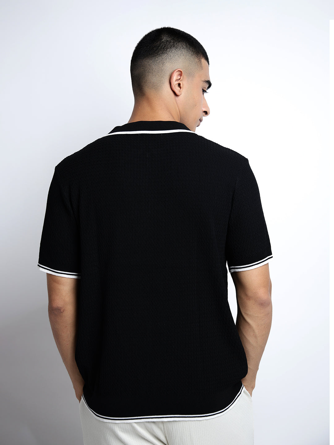 Men's Textured Black Short Sleeves Polo Collar Regular Fit T-Shirt with Zip Details