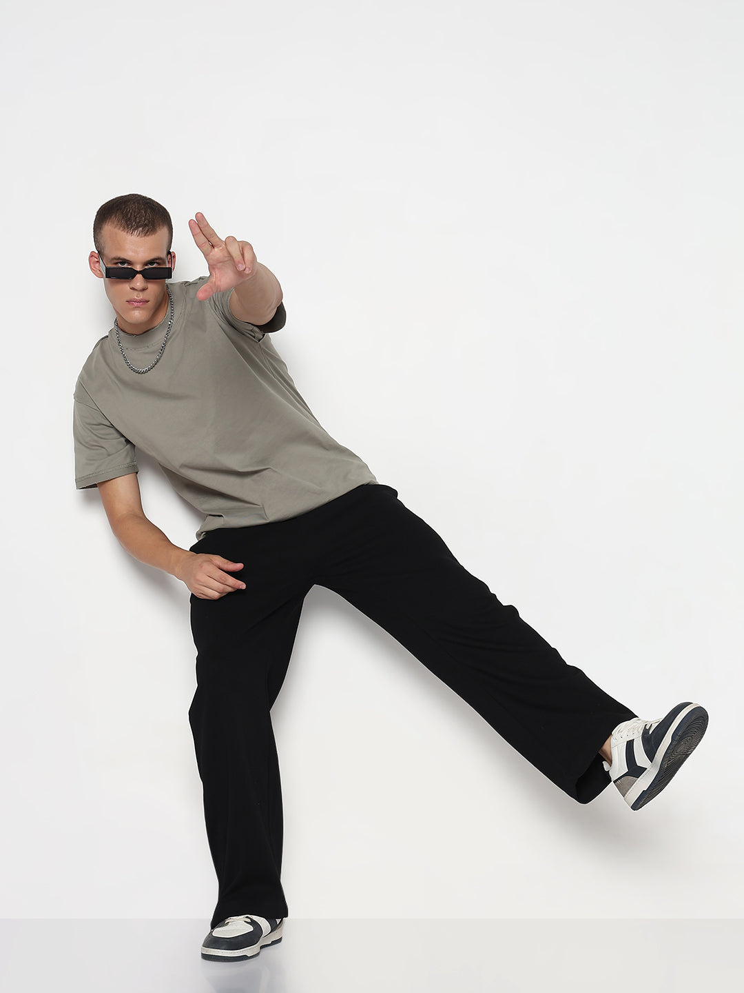 Men's Black Relaxed Fit Trouser