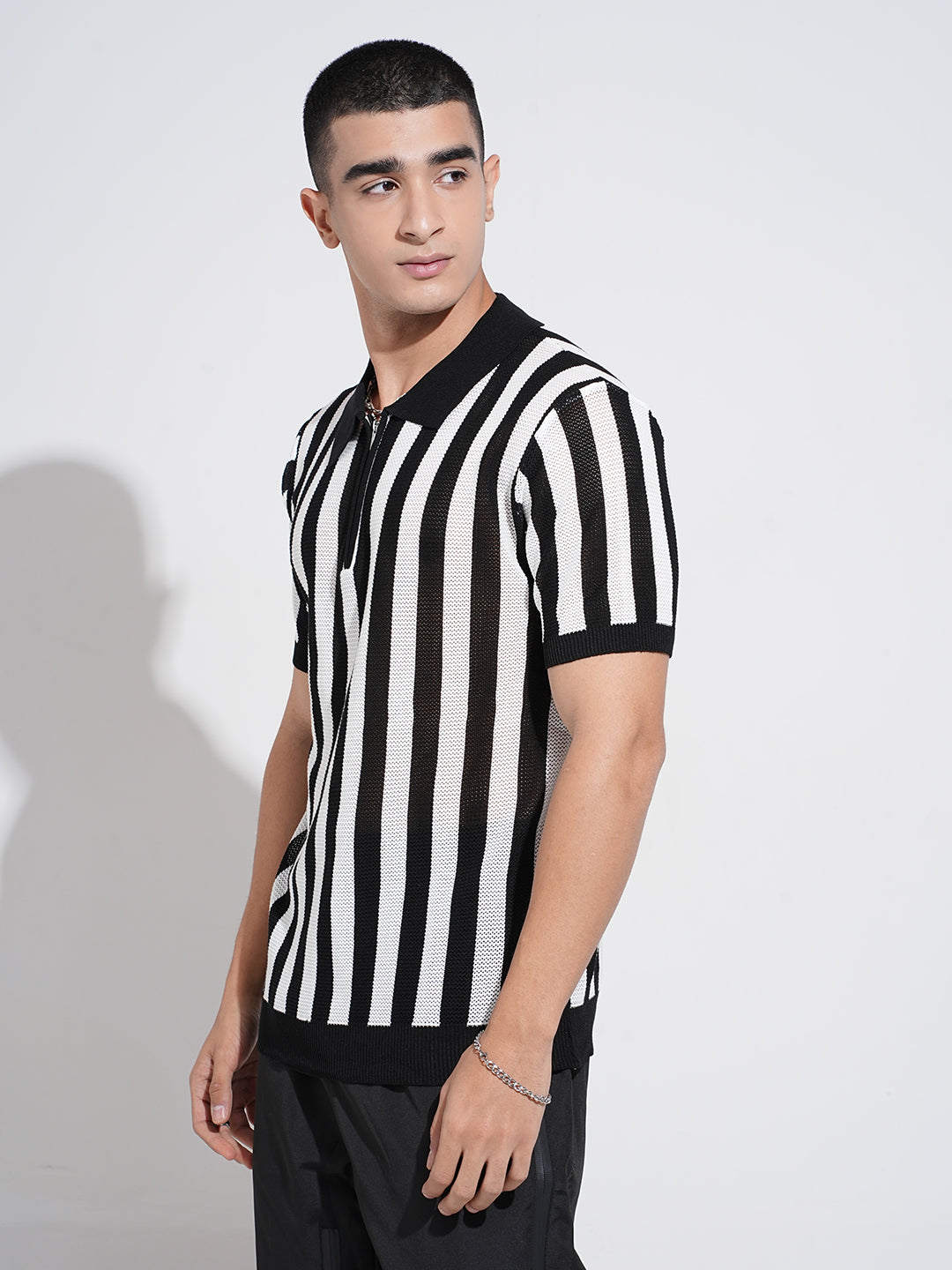 Men's Striped Black Textured Short Sleeves Polo Collar Regular Fit T-Shirt with Zip Details