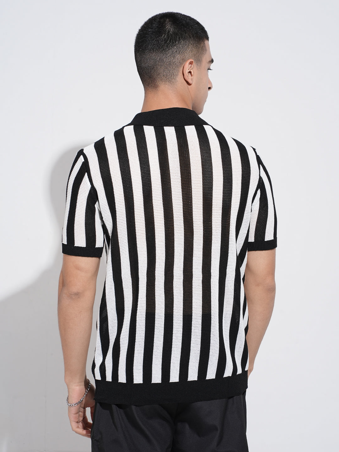 Men's Striped Black Textured Short Sleeves Polo Collar Regular Fit T-Shirt with Zip Details