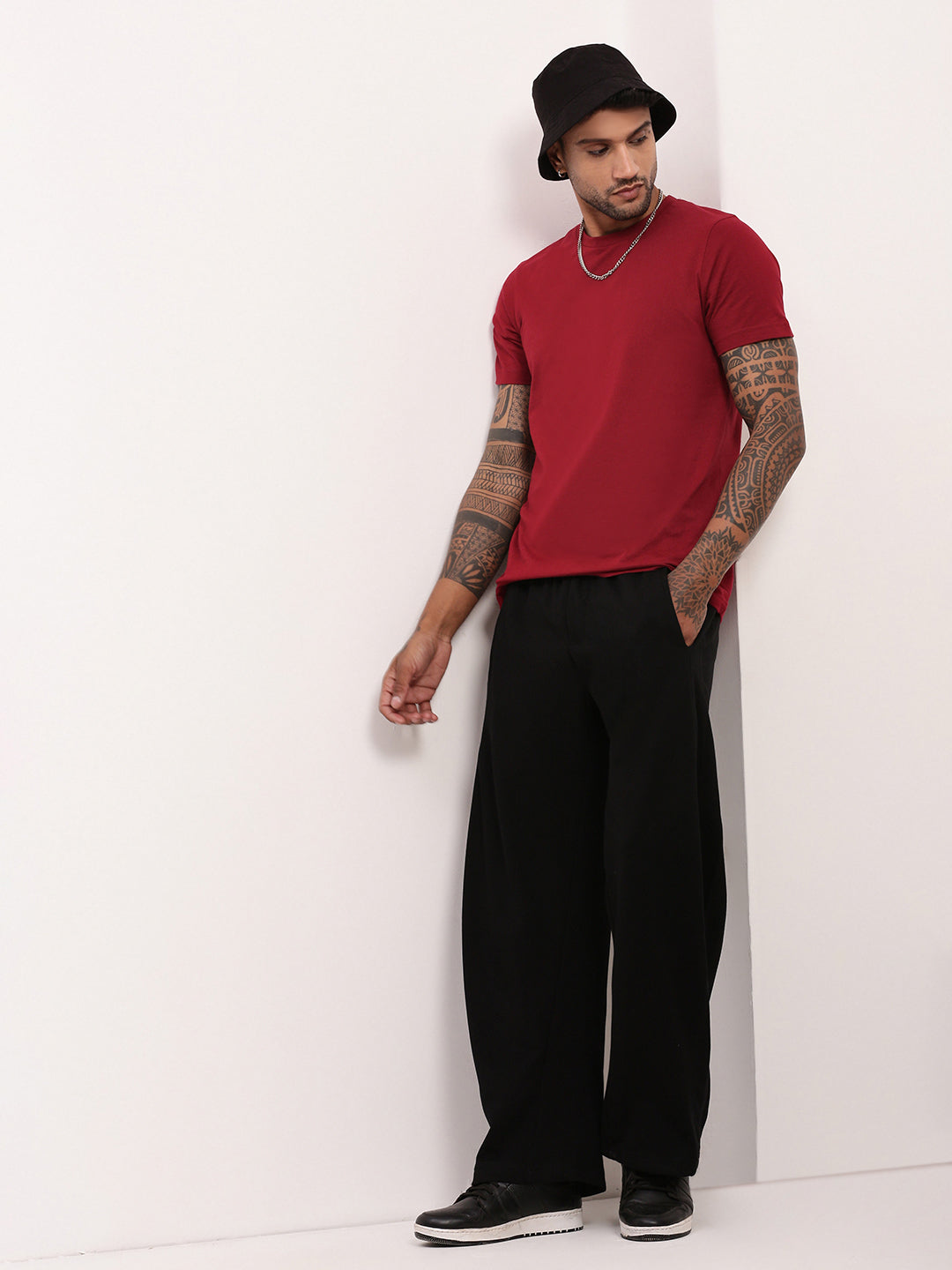 Men Black Solid Straight Fit Trousers