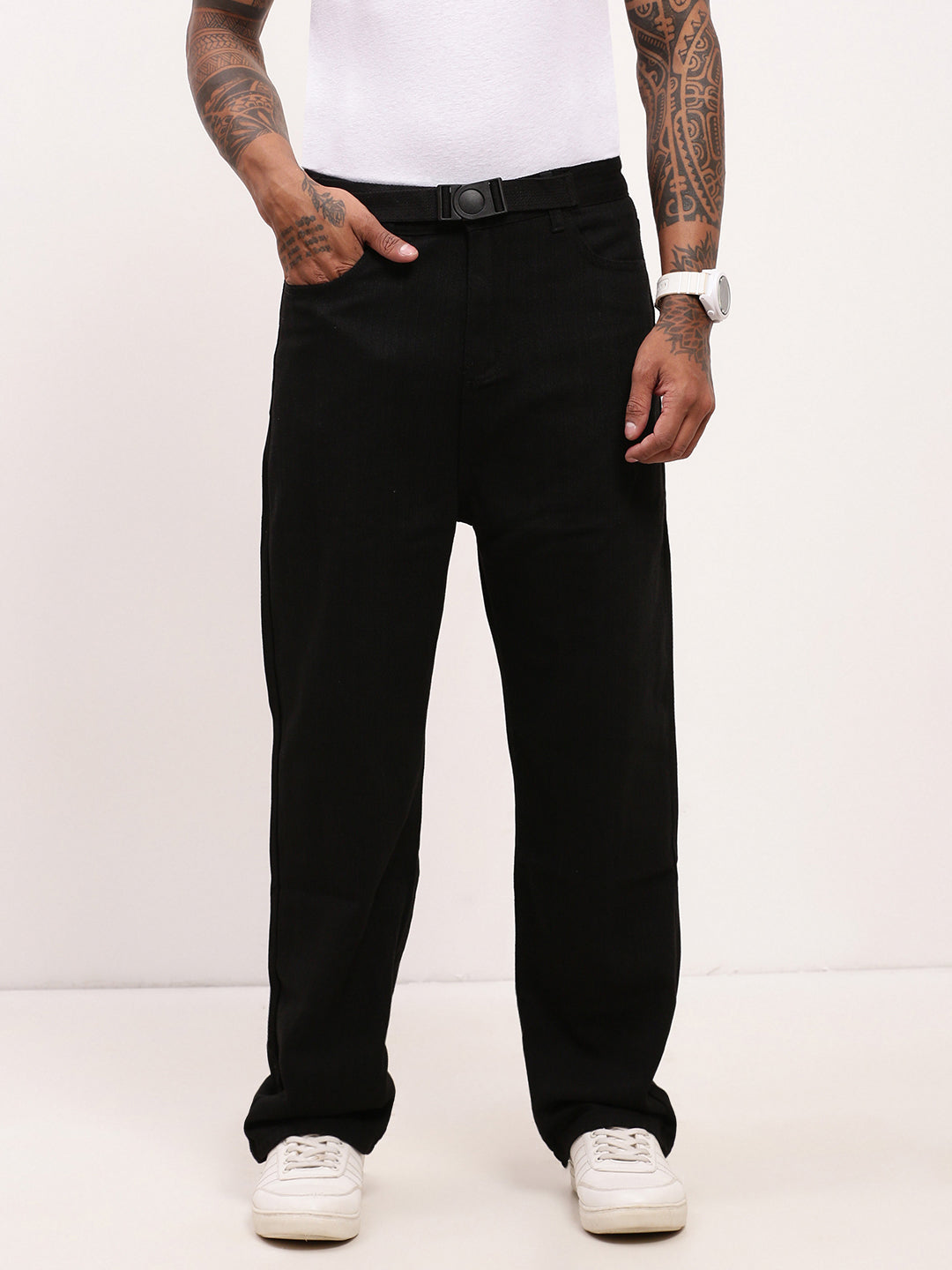 Men Black Solid Straight Fit Jeans