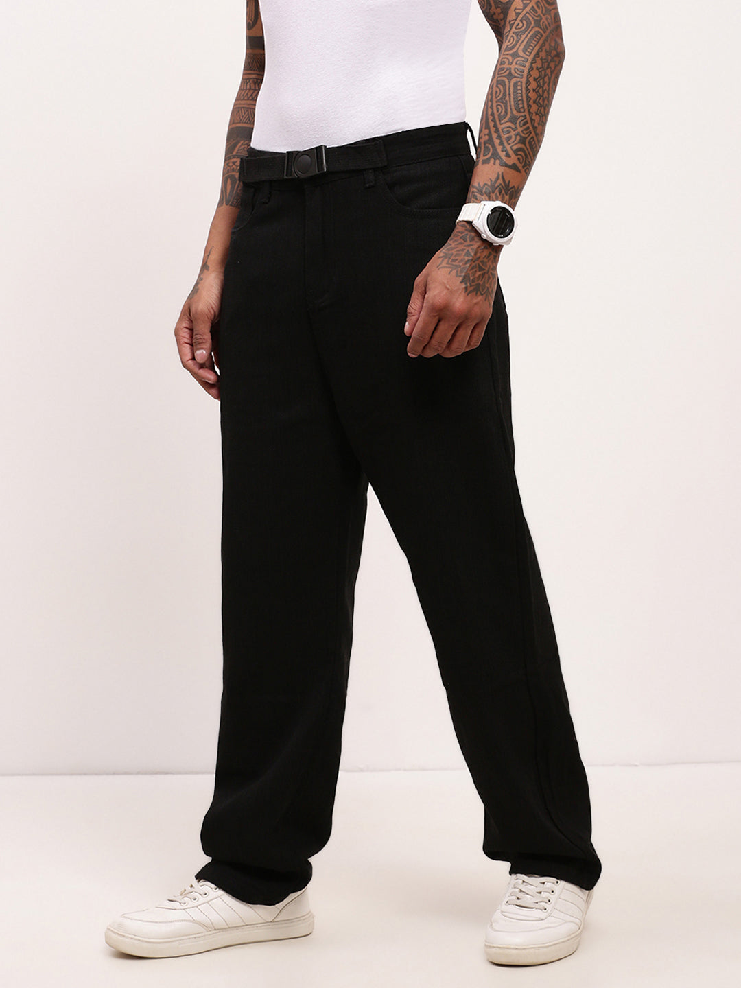 Men Black Solid Straight Fit Jeans