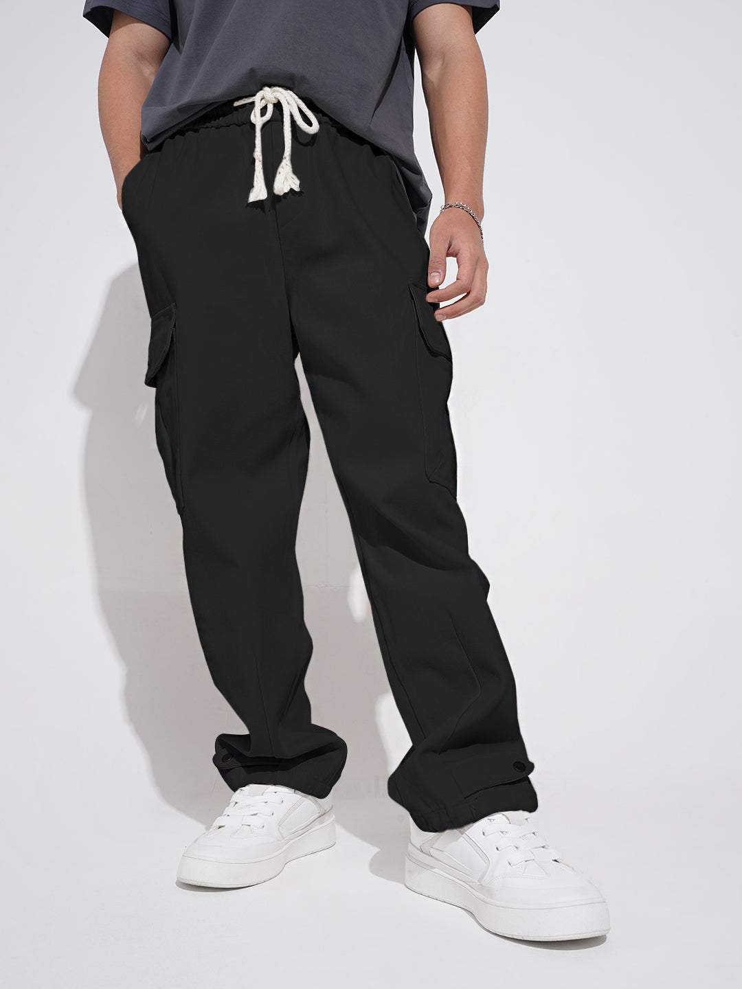 Men's Black Relaxed Fit Cargo Trousers