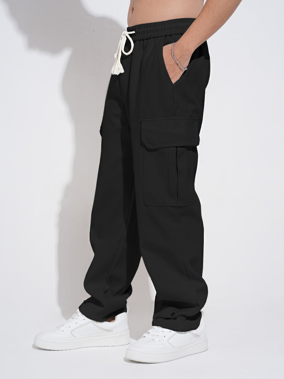 Men's Black Relaxed Fit Cargo Trousers